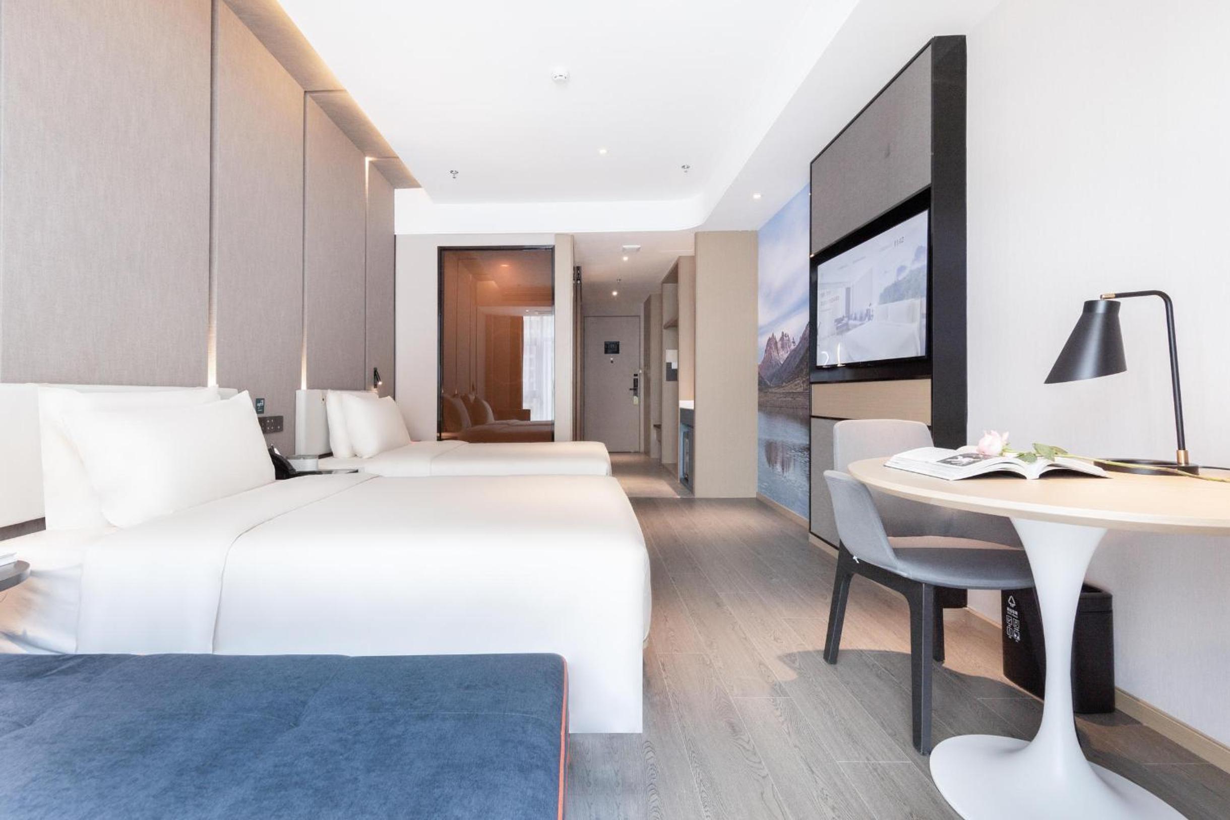 Atour Hotel Yibin West Railway Station