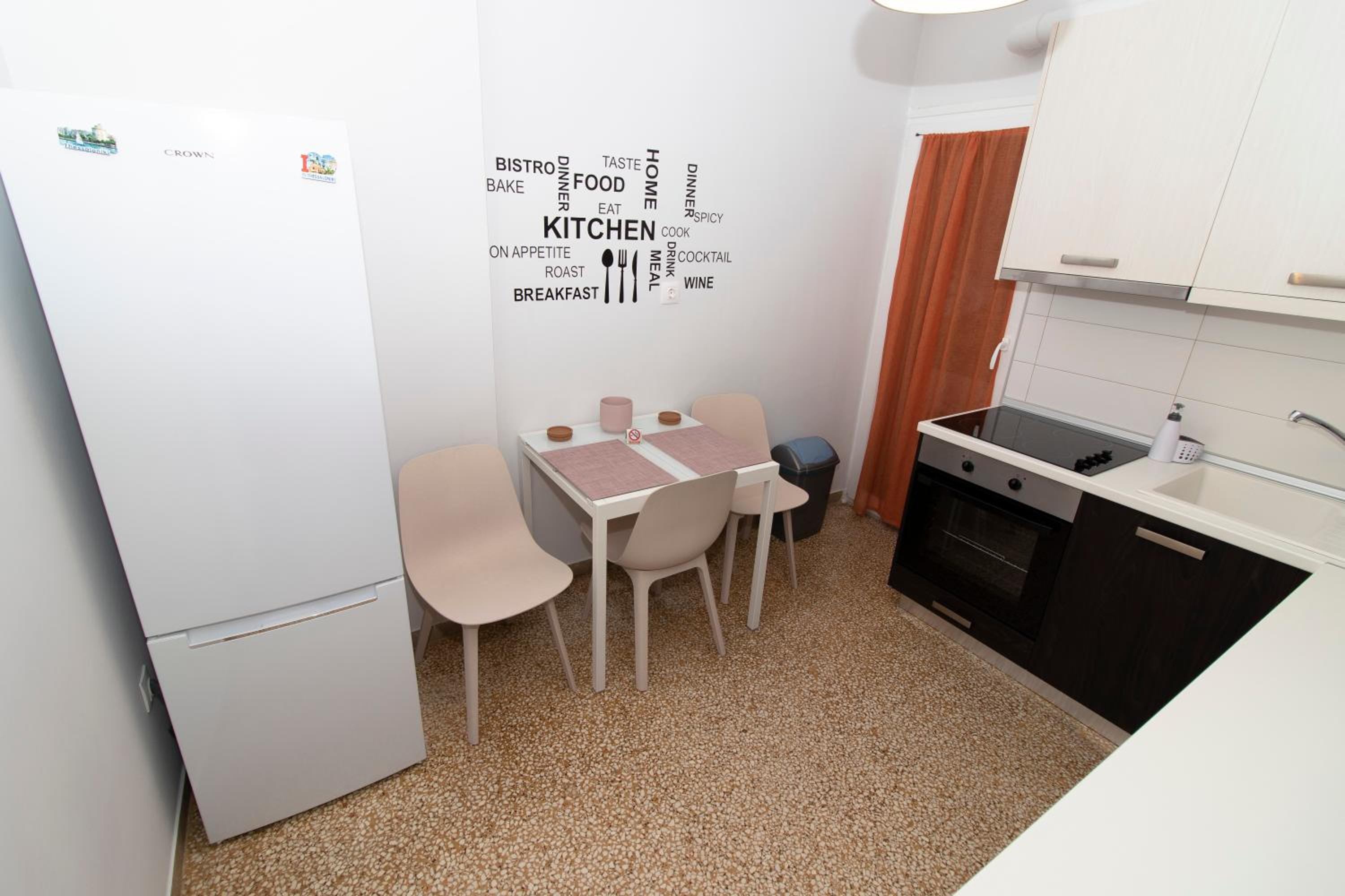 Large, Sunny, Modern apartment fully renovated, next to Agia Sofia photo 3