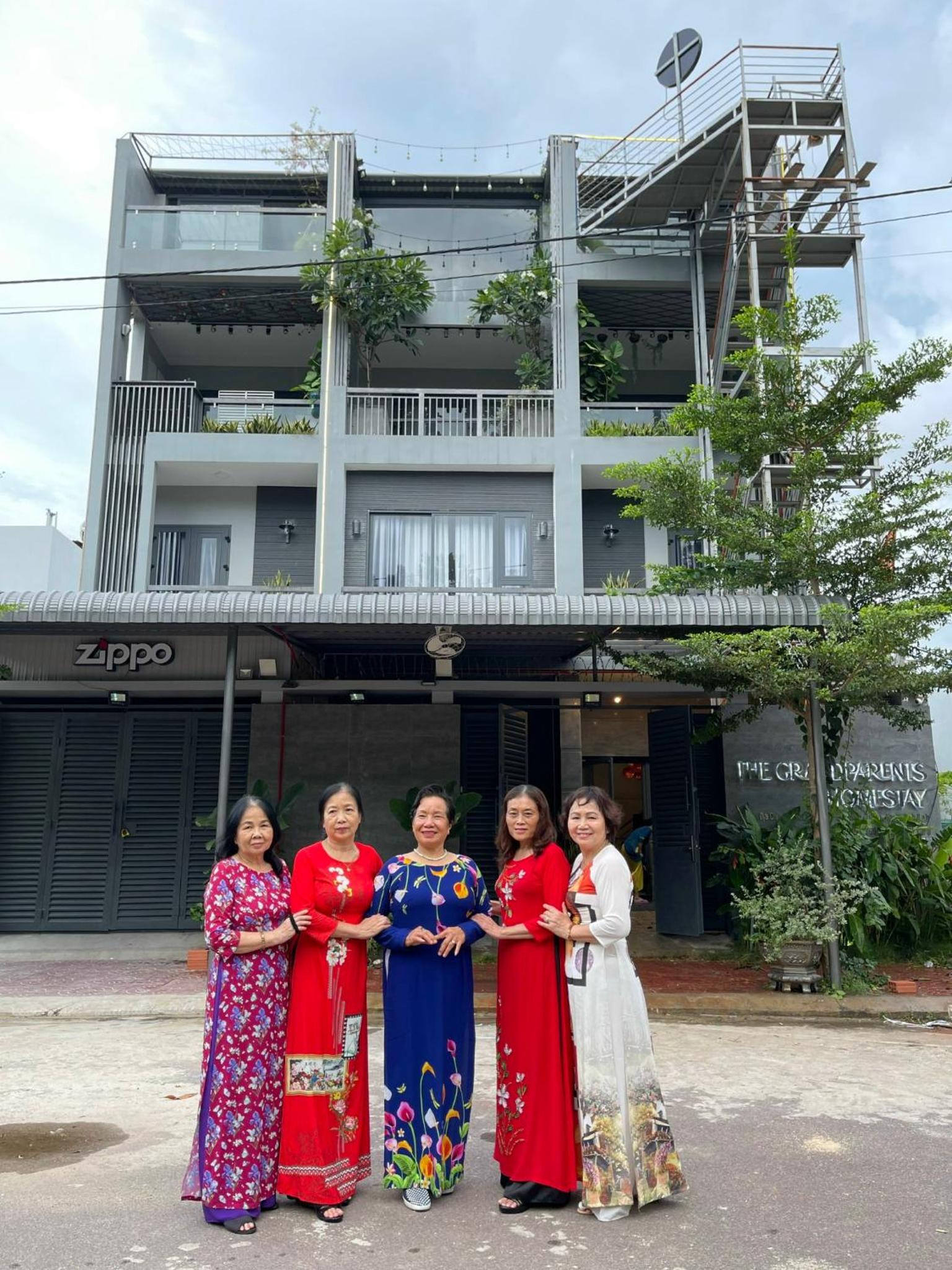 The Grandparents Homestay Full Nguyên Căn view 5