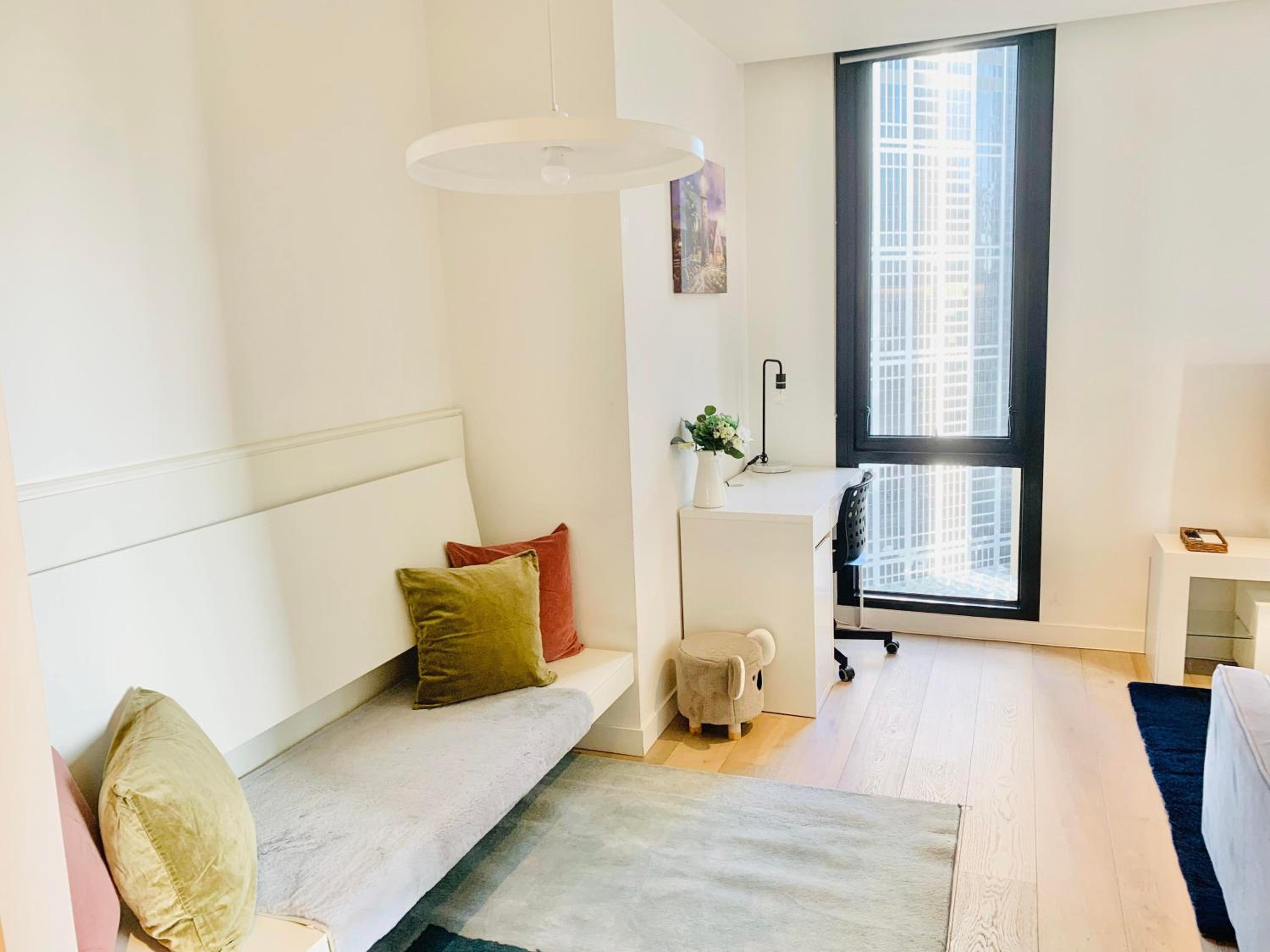 Melbourne CBD Empire Apartment