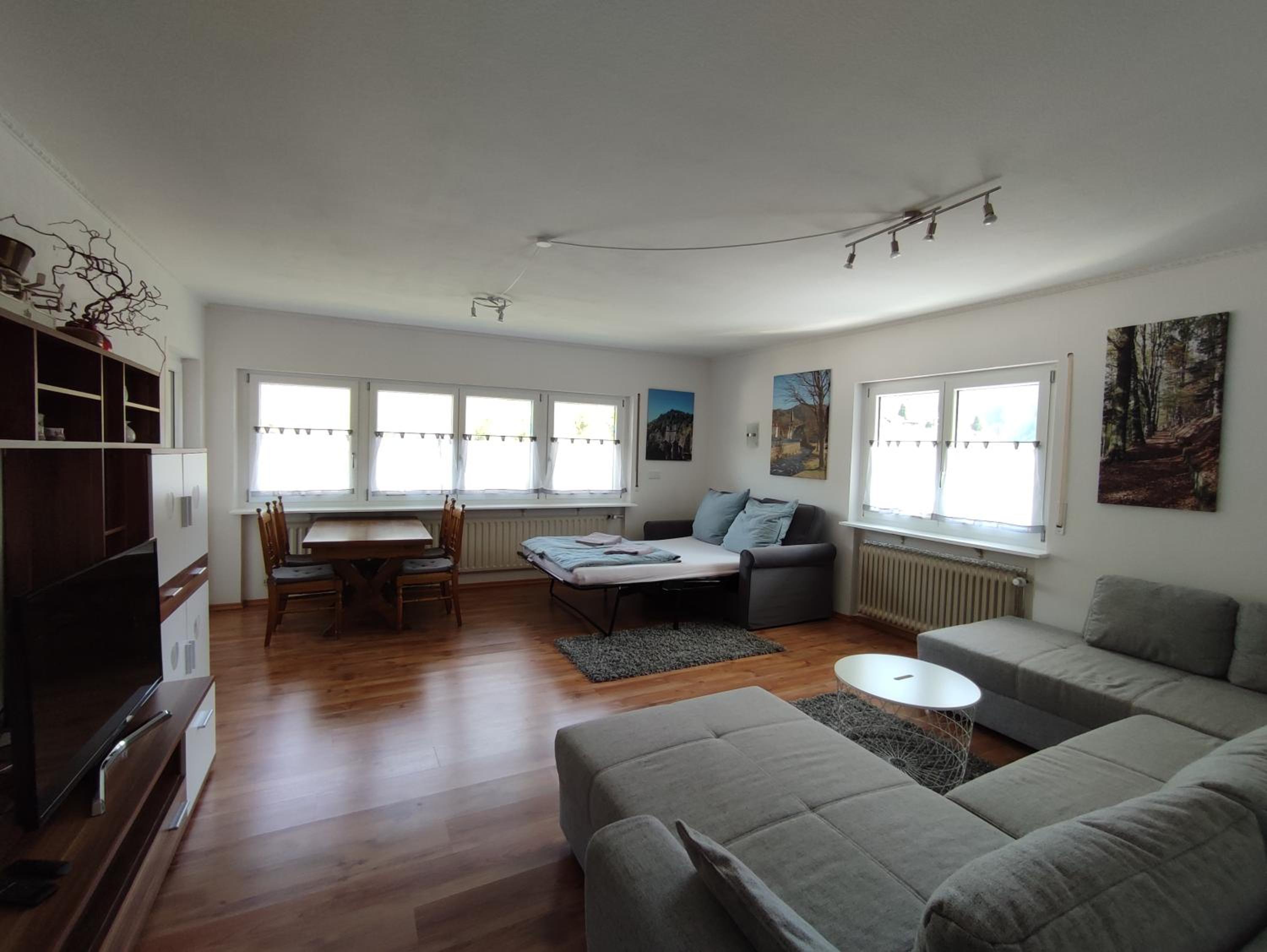 Steepleview House, Schwarzwaldblick Apartment - spacious & peaceful