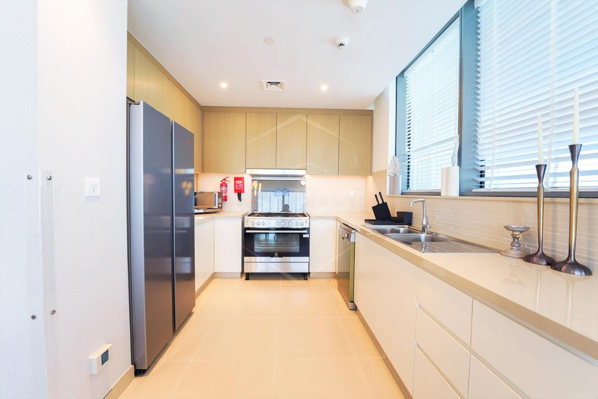 KeyHost - Superior 3BR Sea View - 52 42 Towers Dubai Marina- K2920