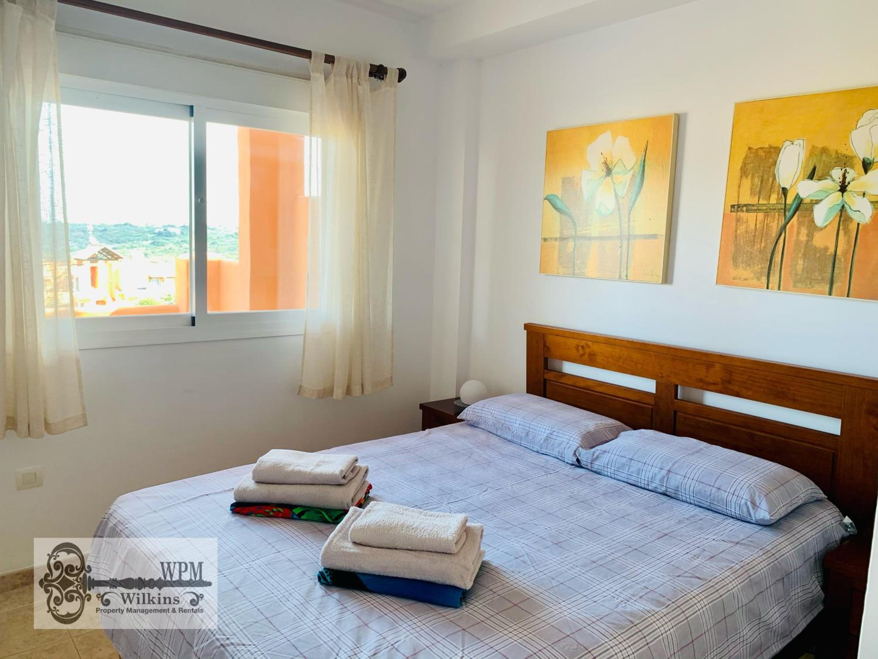 Seaview 2 Bed Apartment Sleeps 4 - Terrace - Pool view 5