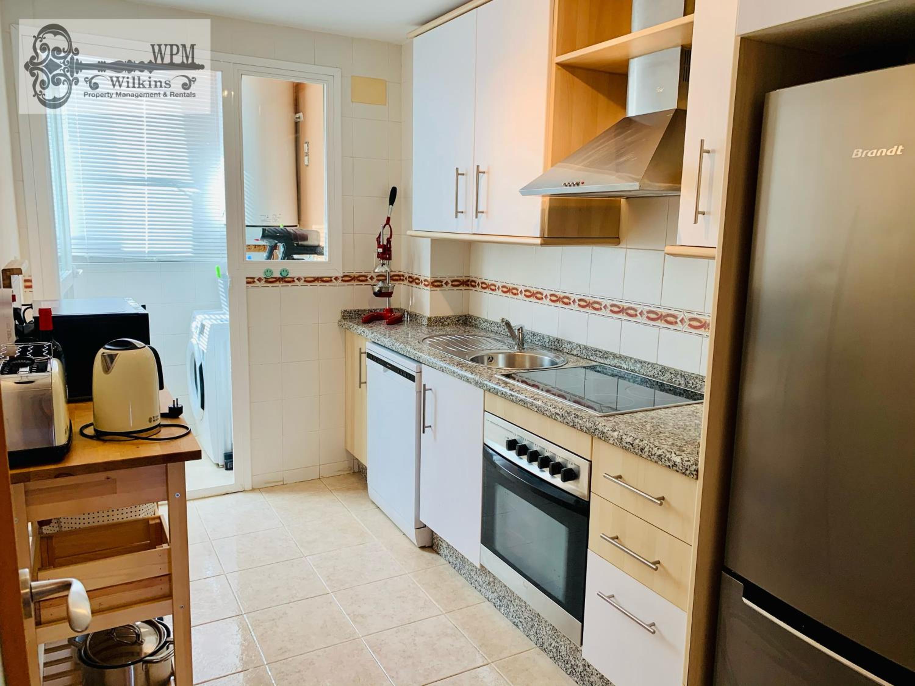 Seaview 2 Bed Apartment Sleeps 4 - Terrace - Pool view 4