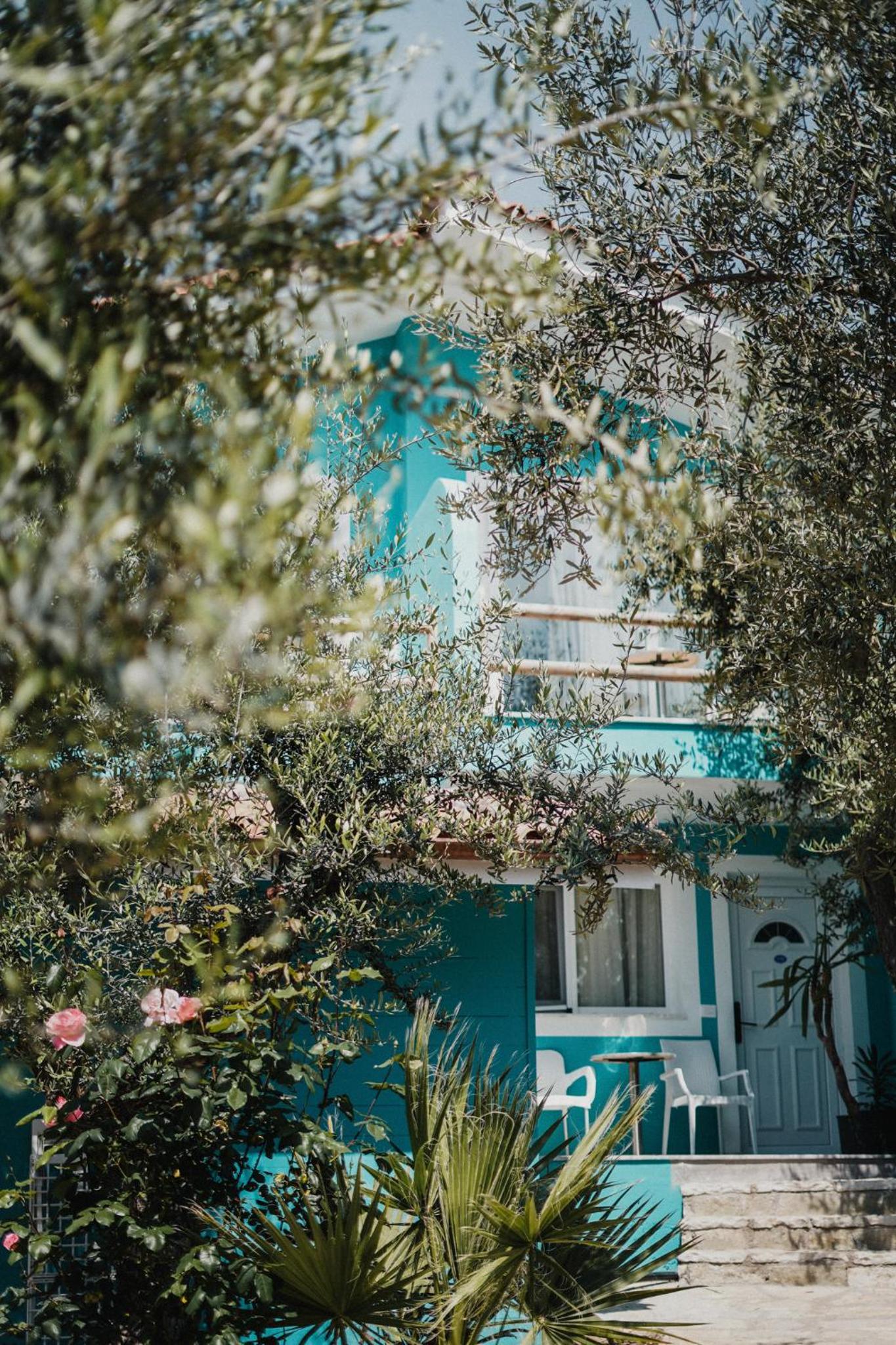 Drymades Bungalows Adults Only