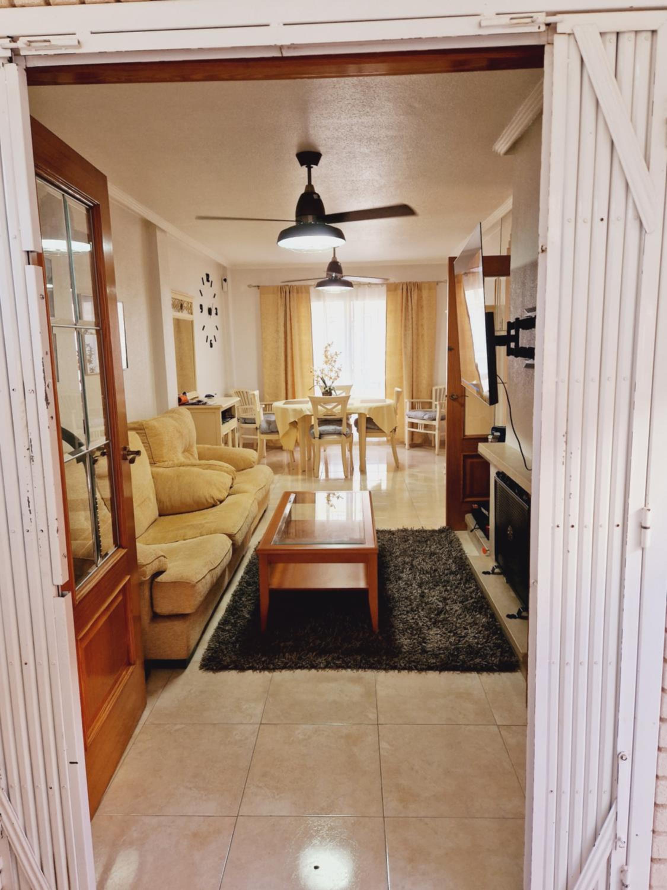 Magnifico chalet adosado en Torrevieja, Alicante.