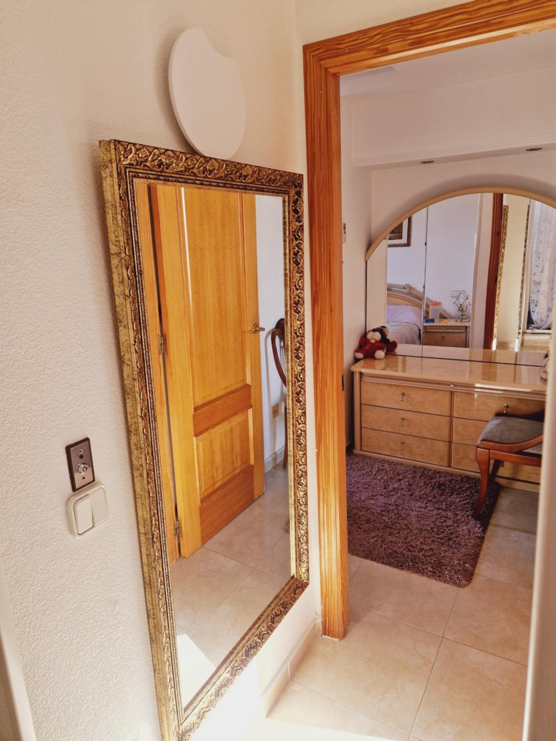 Magnifico chalet adosado en Torrevieja, Alicante.