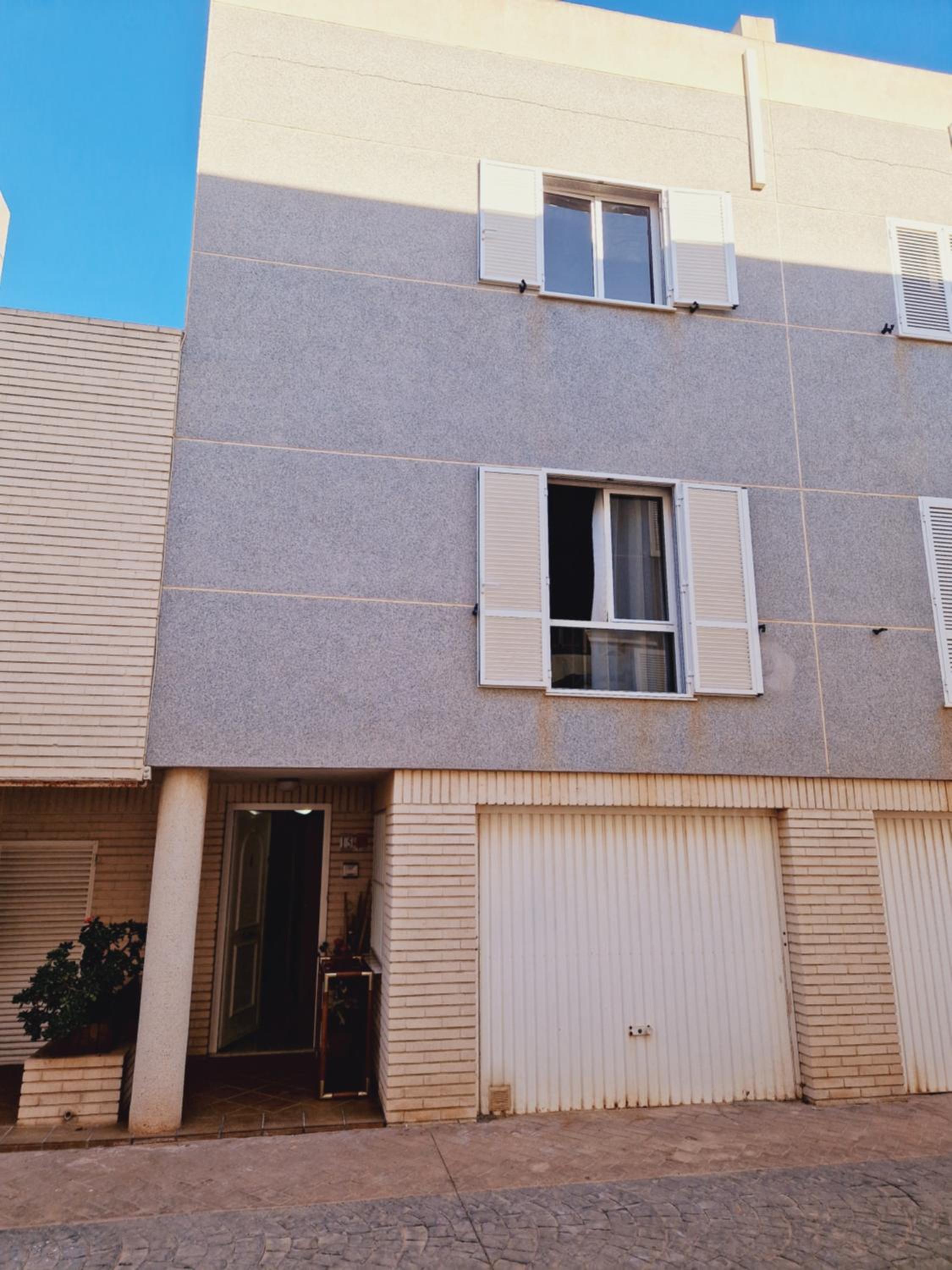 Magnifico chalet adosado en Torrevieja, Alicante.