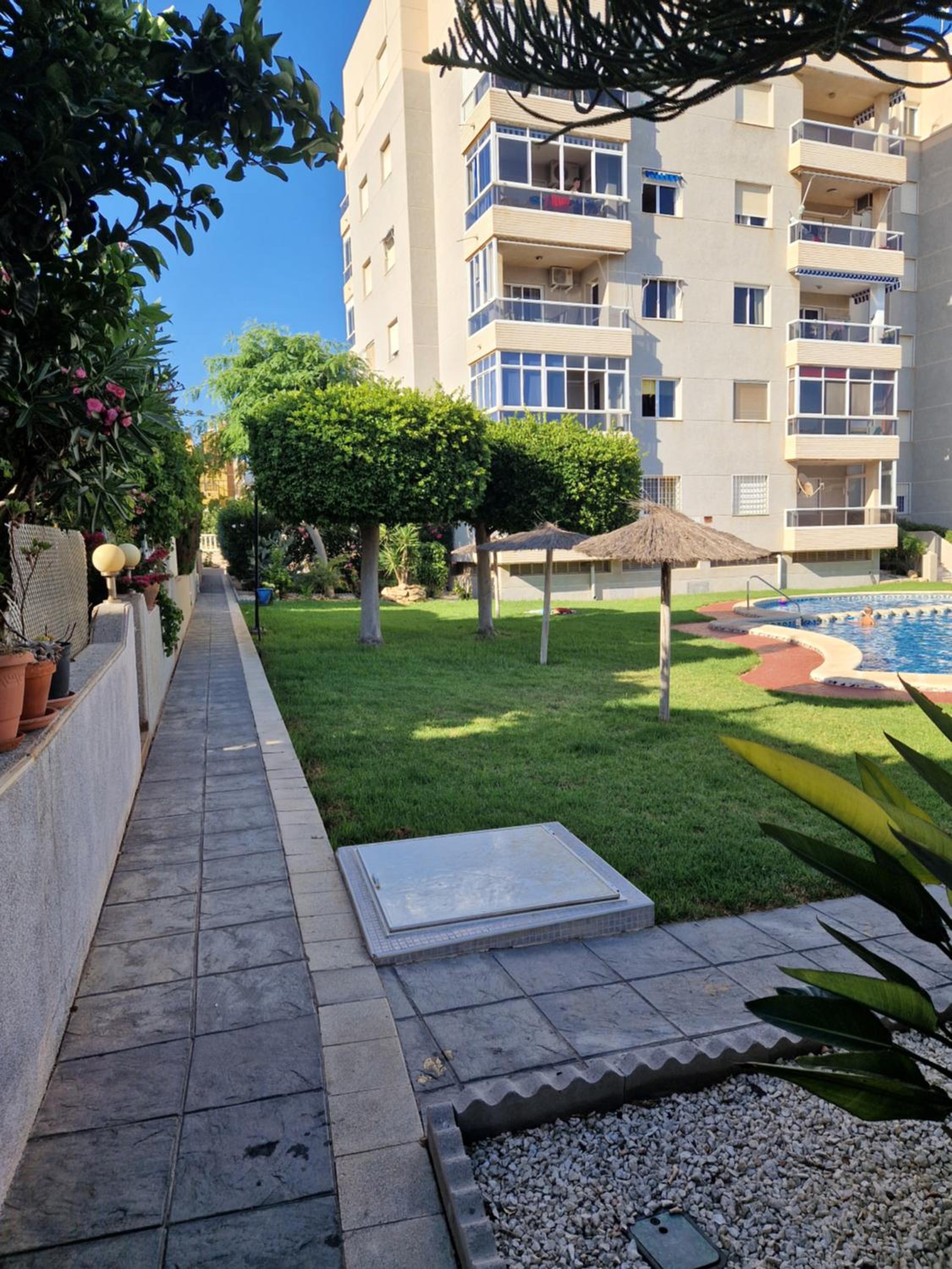 Magnifico chalet adosado en Torrevieja, Alicante.