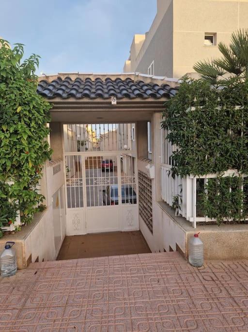 Magnifico chalet adosado en Torrevieja, Alicante.