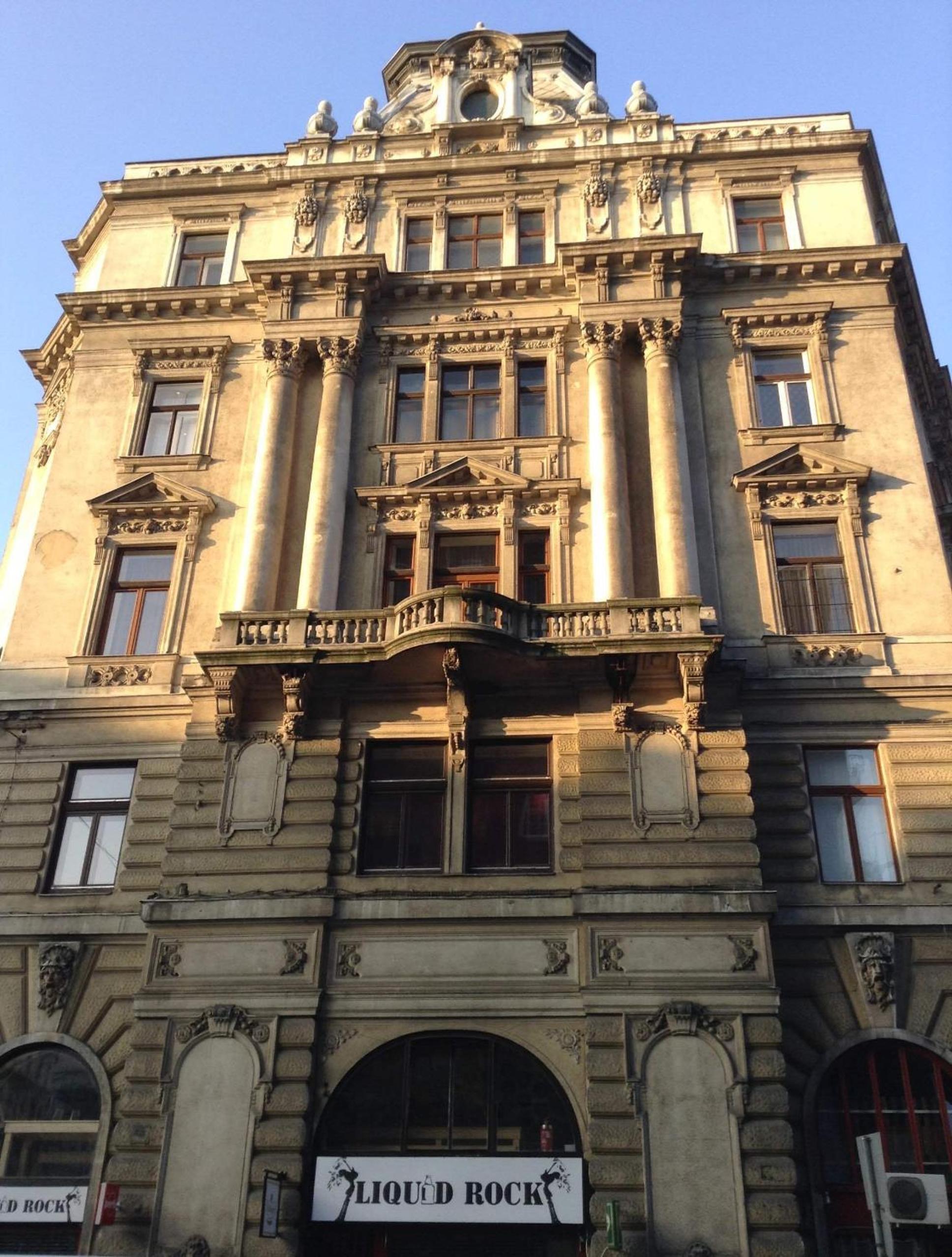 Photo 42