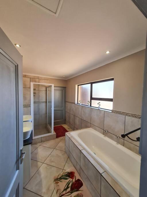 Moshate Lodge Zebula 4 Bedroom Holiday home view 2
