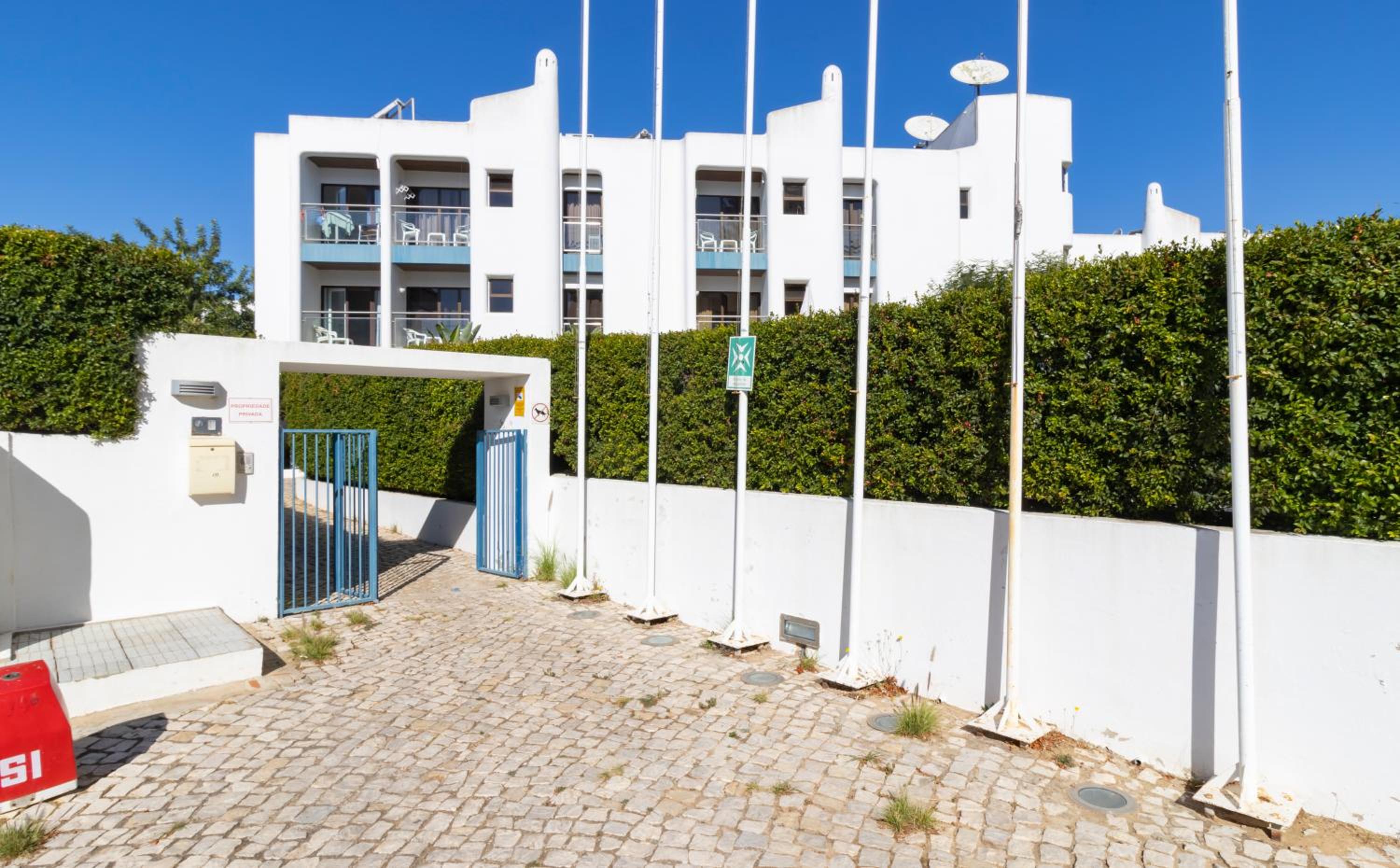 Hotel ZARCO - Apartment in Vilamoura with 2 Pools near the Beach & the Marina - Image 1