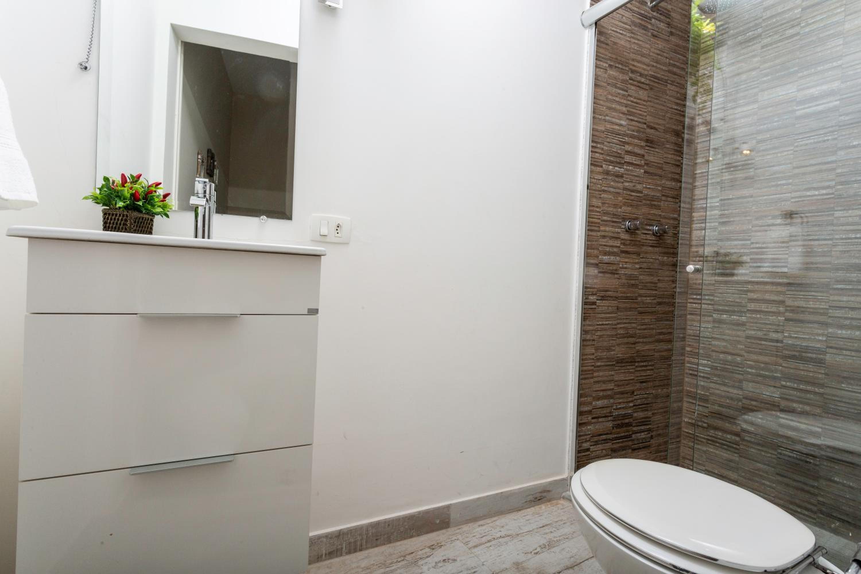 Incrível Vista no Capivari com 4 Quartos e Lareira