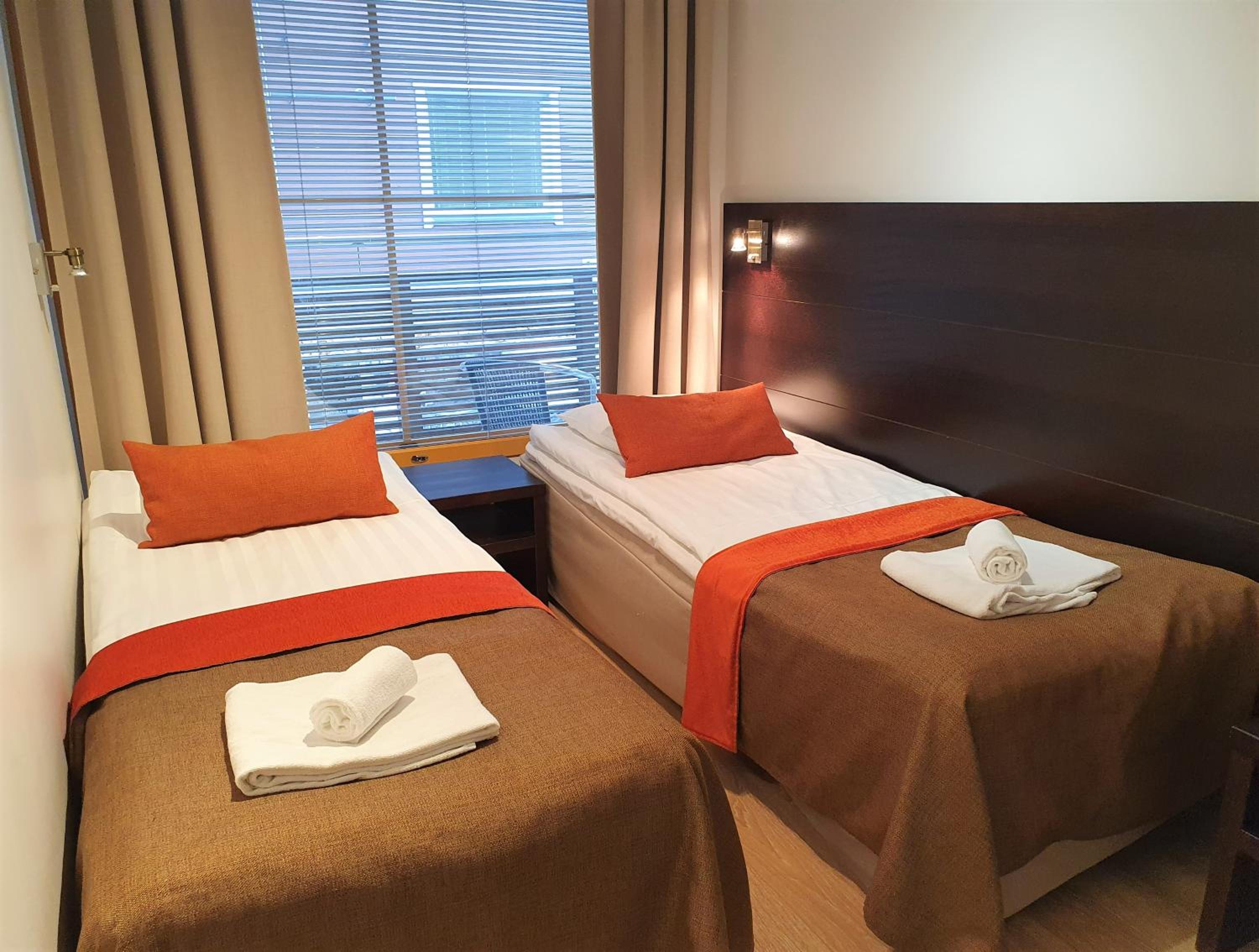 Levi Suites Levi Gold