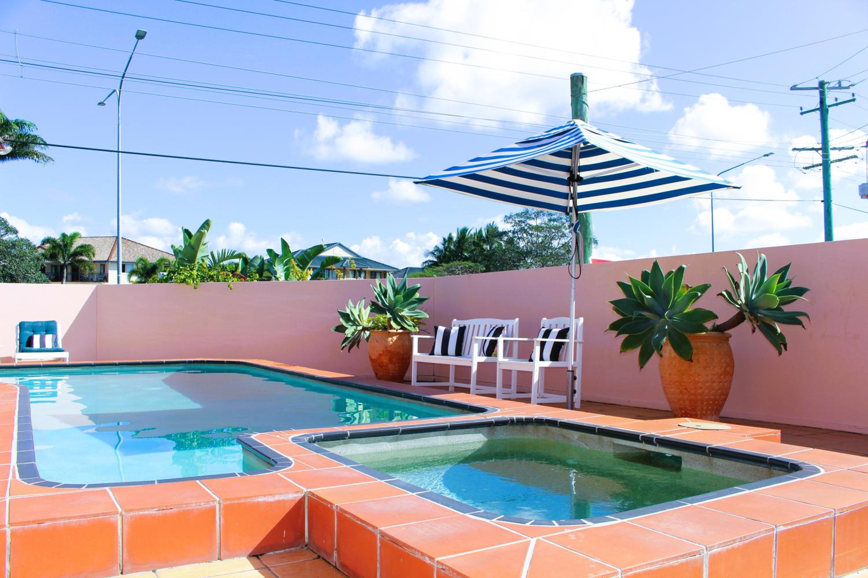 Camden Motor Inn - Image 4