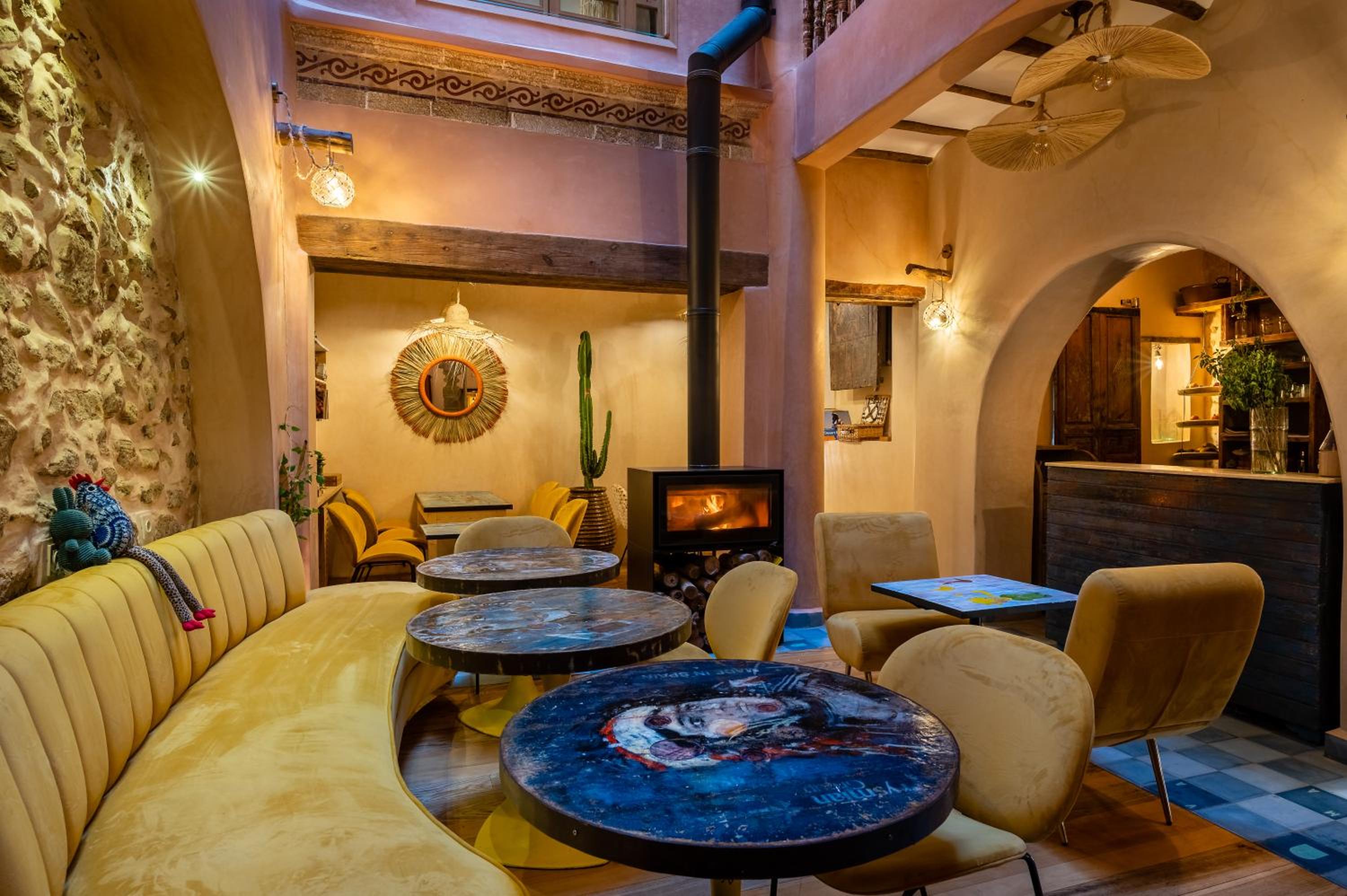 lounge