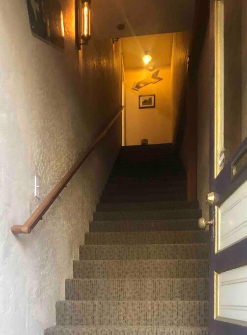 Historic Washington St Balcony