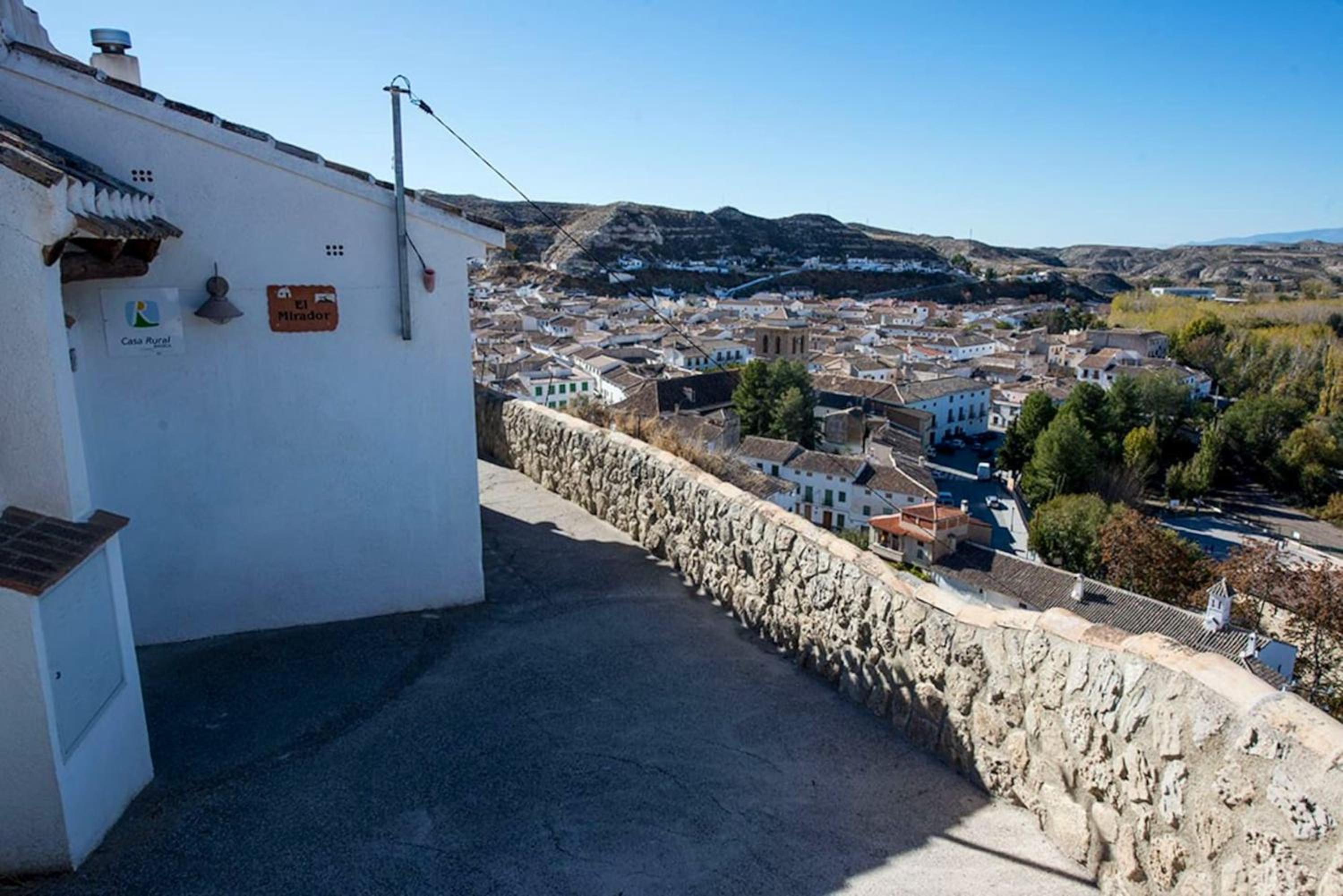 Charming House in Galera - Fireplace & Terrace view 5