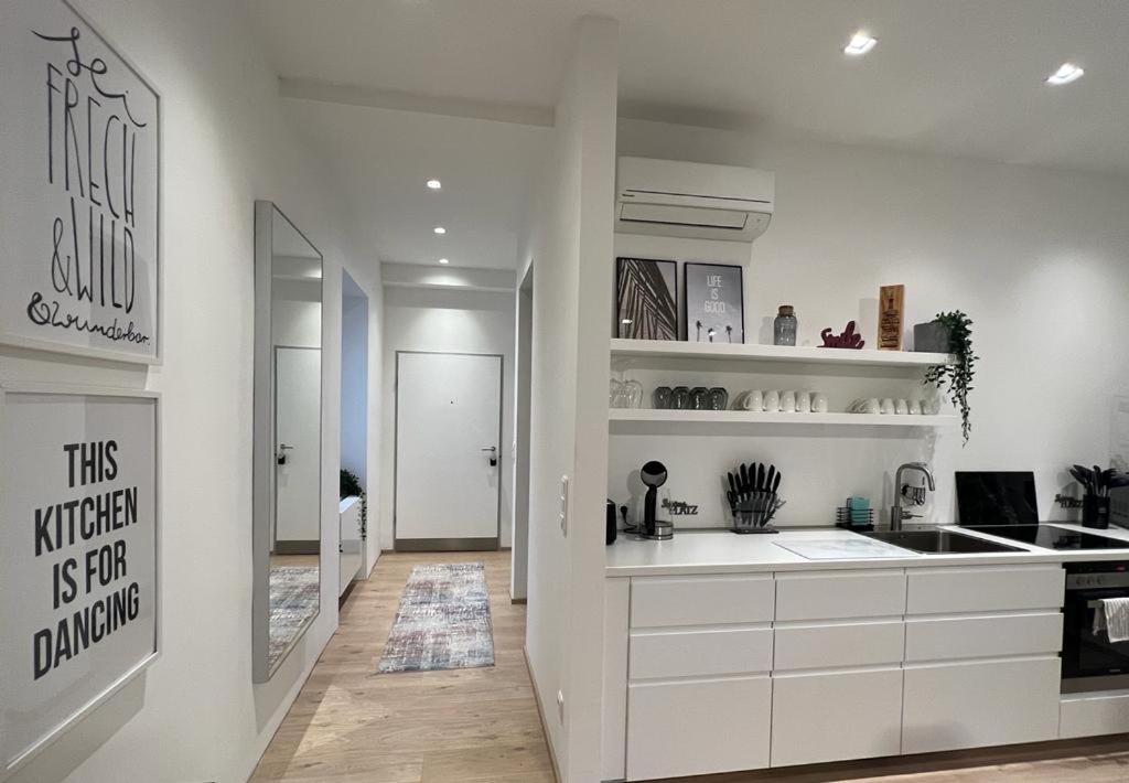 Lieblingsplatz Neusiedl - Modern Stylish Apartments - Free Parking Burgenland Card - 10 min to Designer Outlet Parndorf and Lake Neusiedl