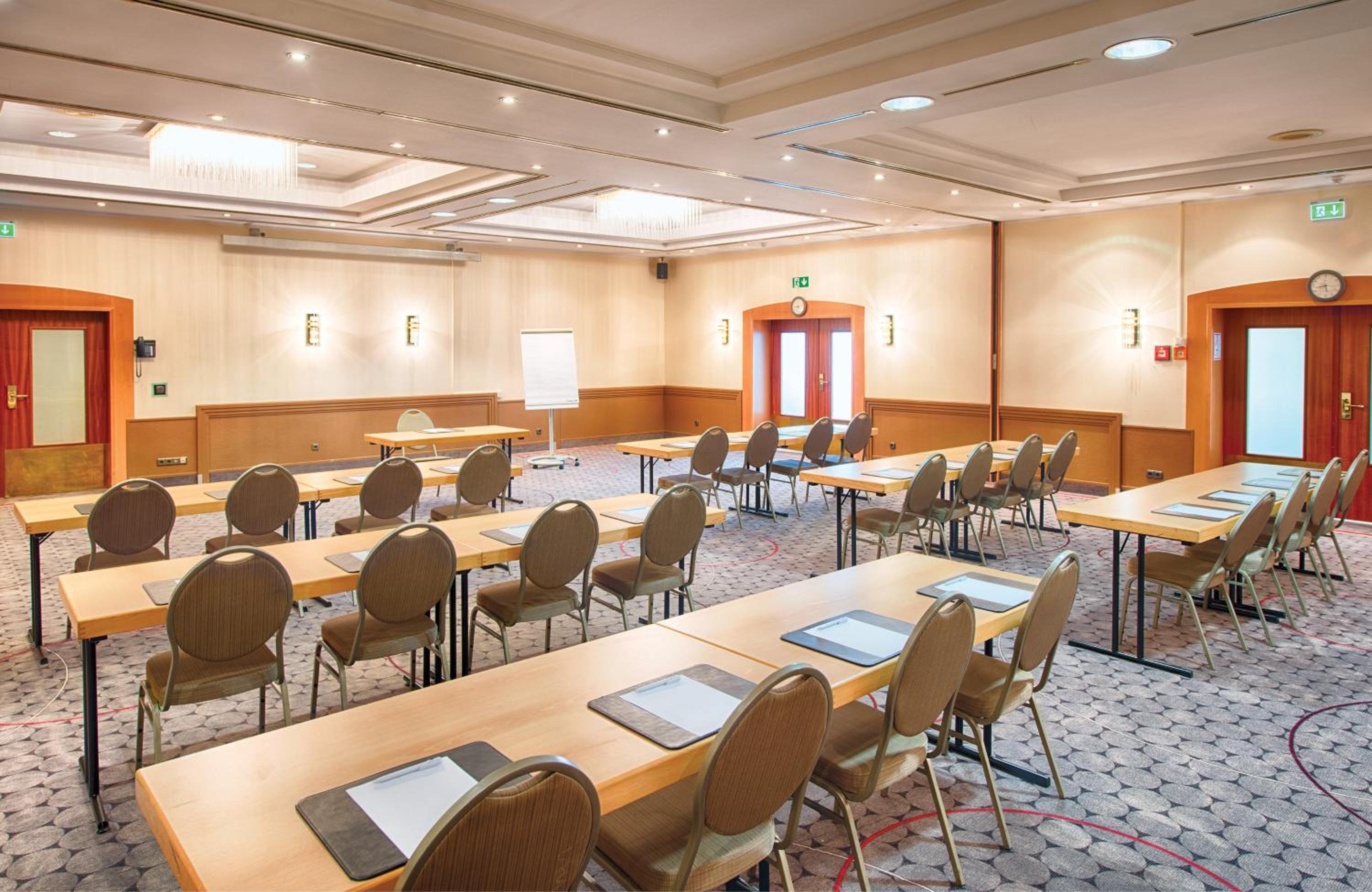 Ratingen Vacations - Leonardo Hotel Dusseldorf Airport Ratingen - Property Image 1