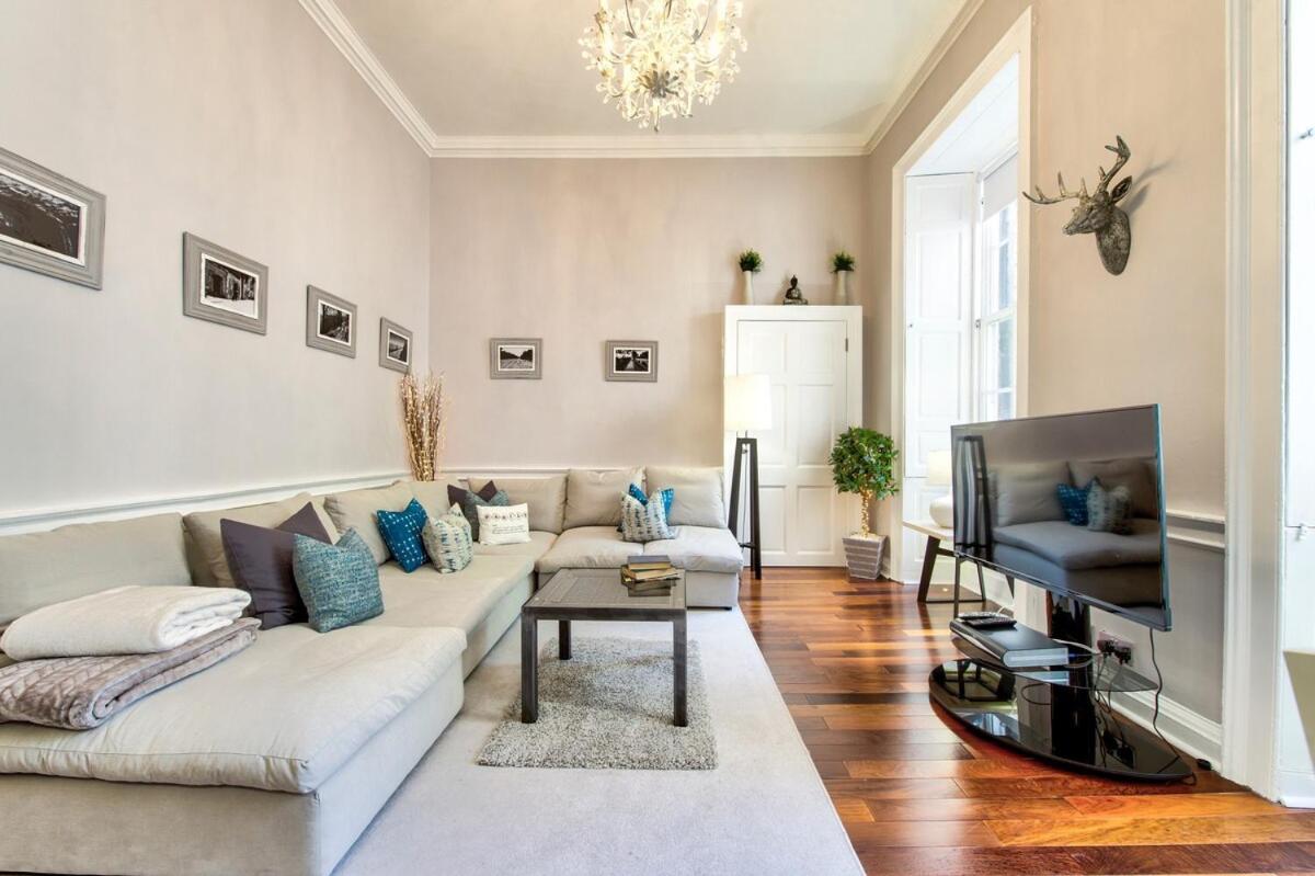 Gorgeous apartment in the heart of New Town view 3
