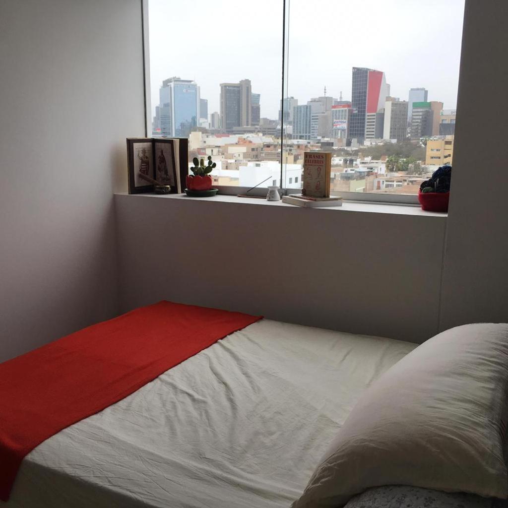 Precioso cuarto dentro de un apartamento centrico compartido view 3