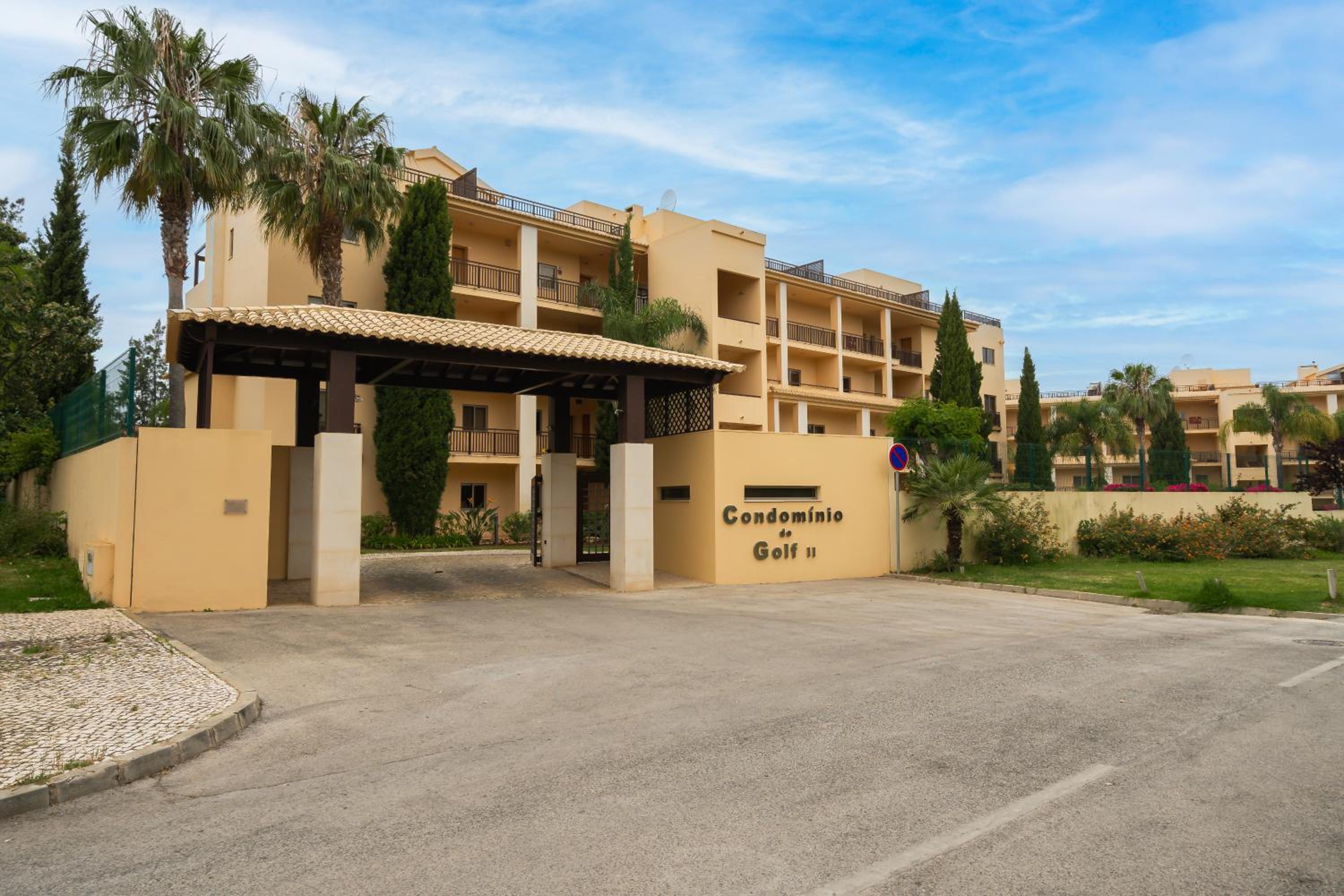 Hotel Luxury Apartment Vilamoura Portugal - Image 1