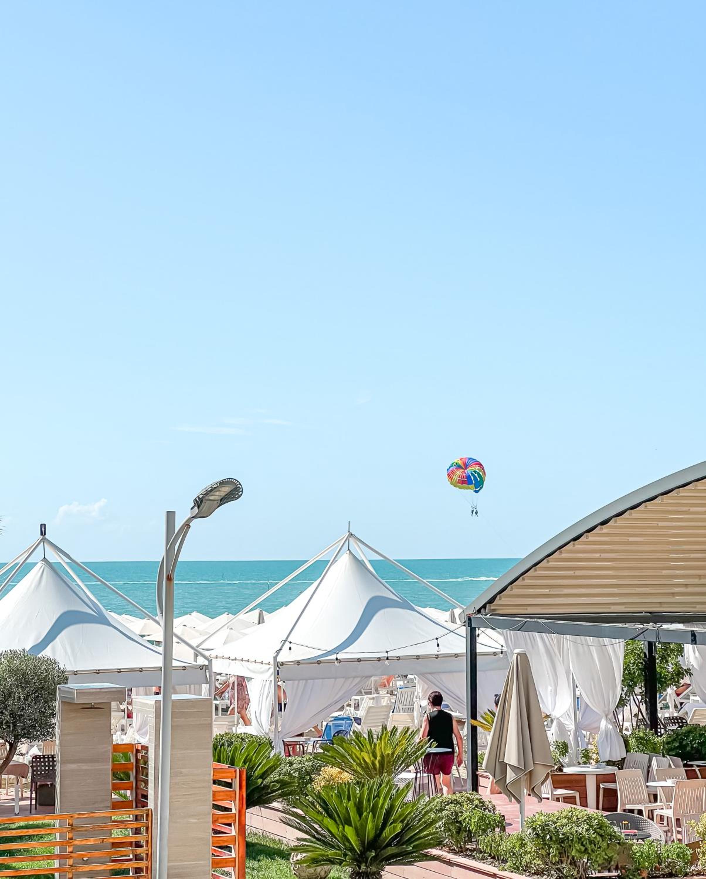 Grand Blue Fafa Resort & SPA