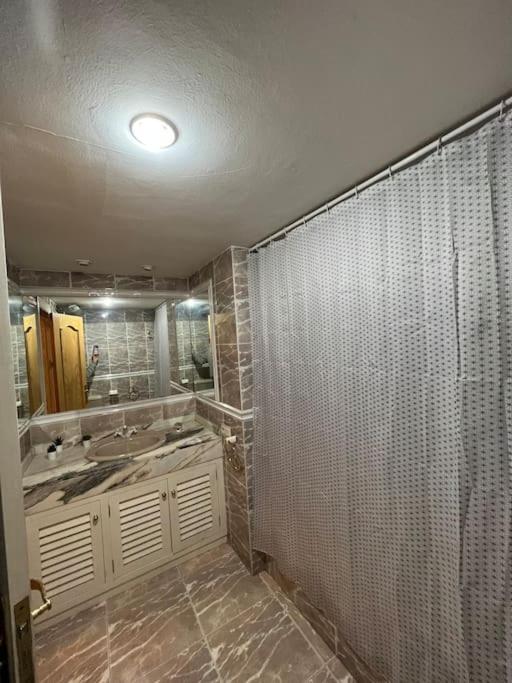 SIERRA NEVADA apartamento, ideal para grupos, aparcamiento en la puerta y con impresionantes vistas