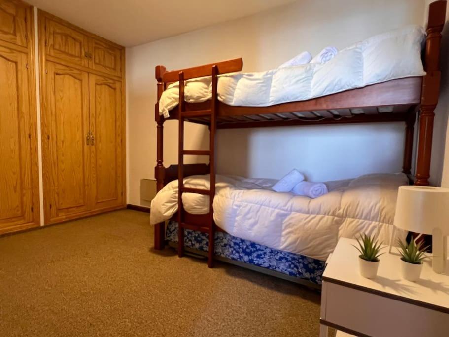 SIERRA NEVADA apartamento, ideal para grupos, aparcamiento en la puerta y con impresionantes vistas