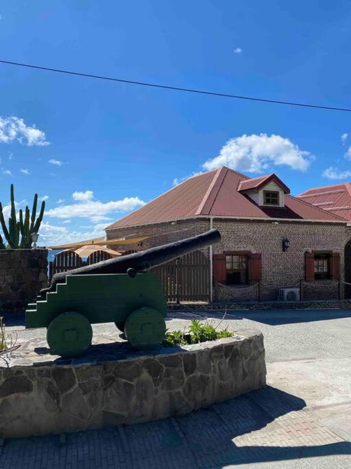 Barrel House Suite St Eustatius - Property Image 1