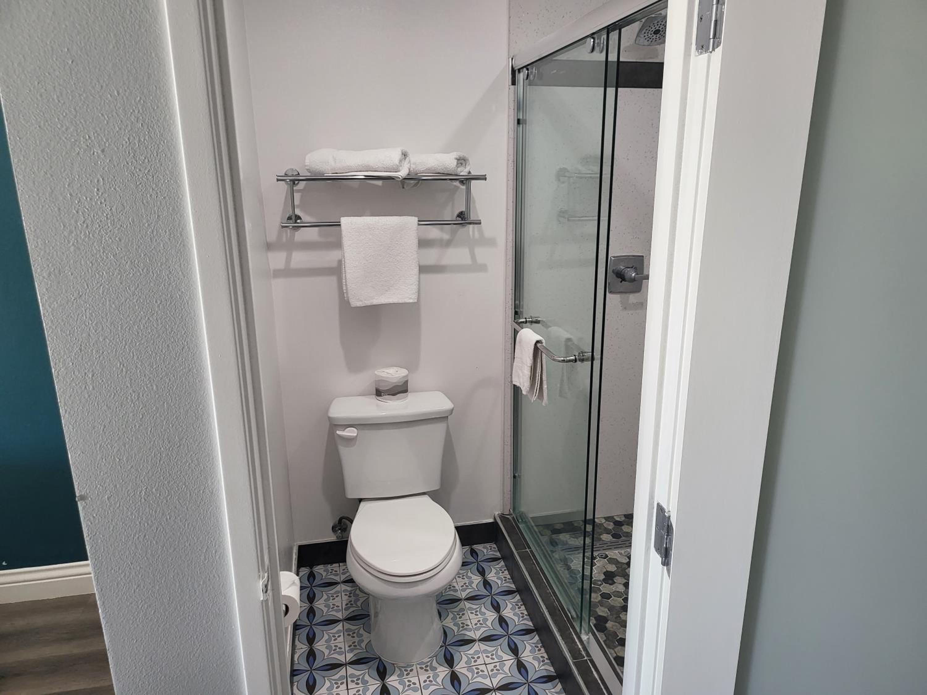 Vallejo Vacations - Motel 6 Vallejo, CA - Napa Valley - Property Image 1