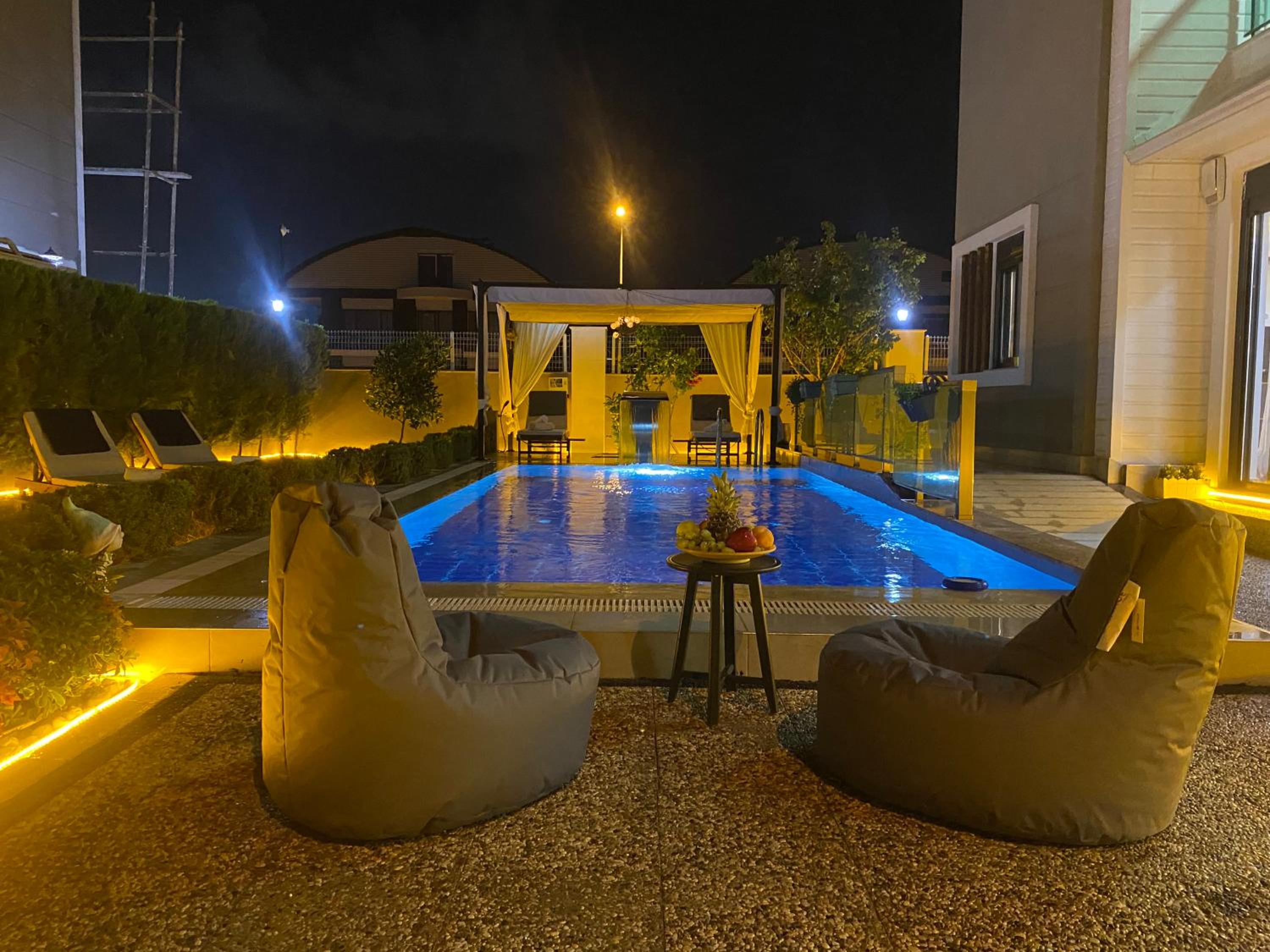 Villa Annabèll1 with Swimming pool and Jacuzzi, 3 floors