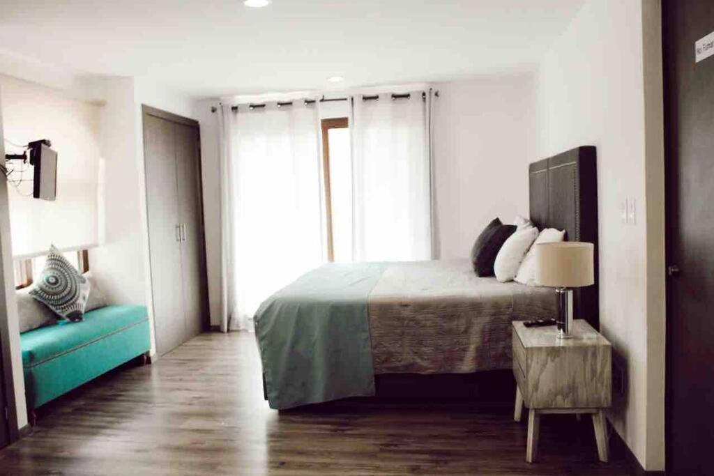 Elegante habitación ideal para tu estancia. view 5