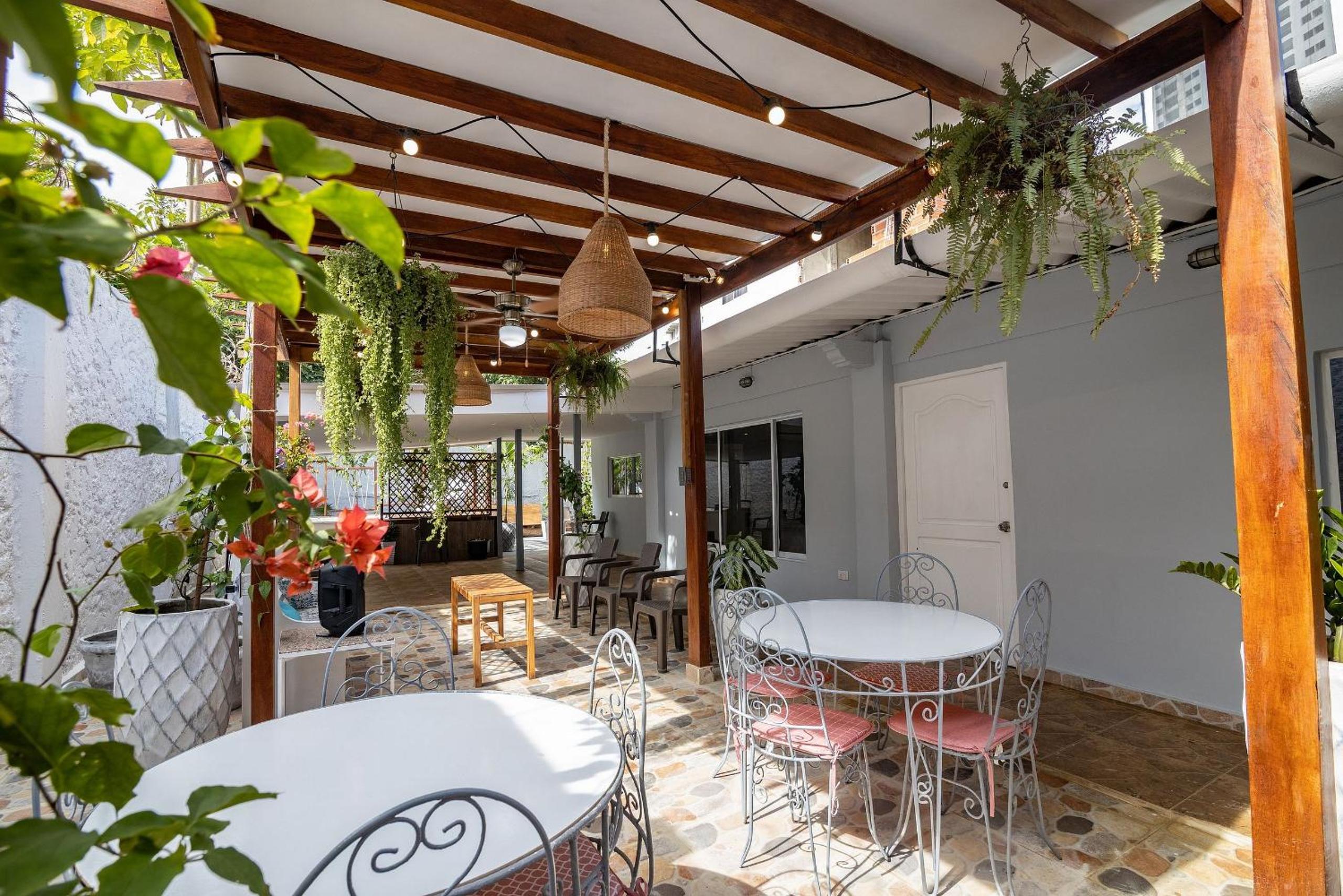 Hogarden: affordable luxury+ experiences