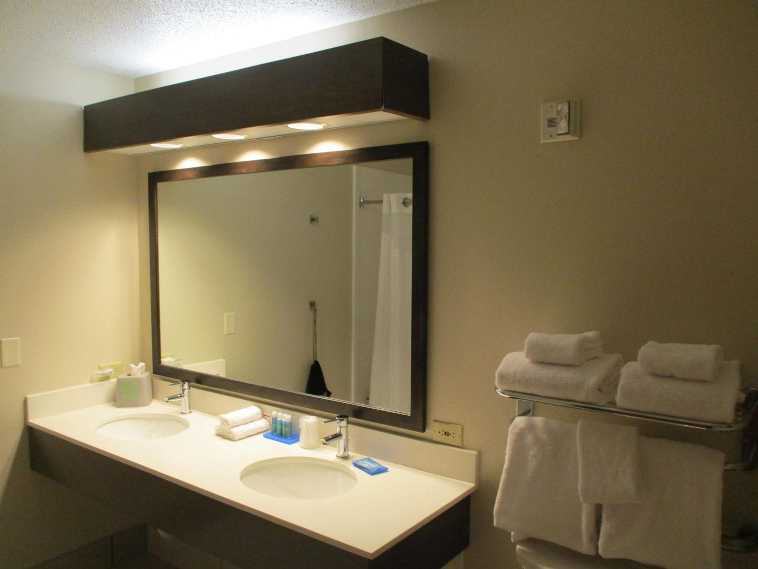 Best Western Plus Hudson I-94 - Property Image 7