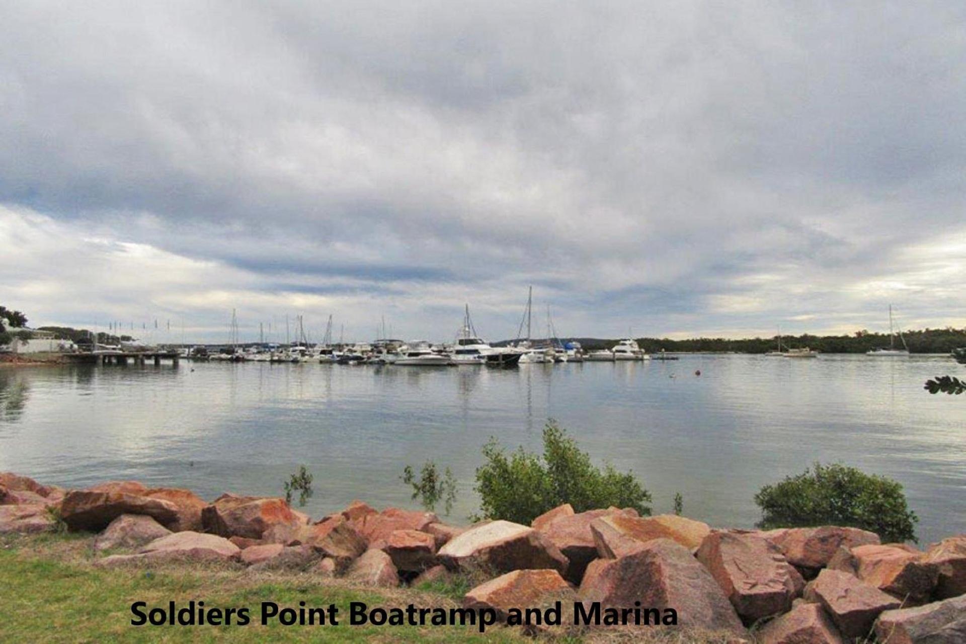 The Moorings 23 4 Cromarty Rd air con pool and waterfront