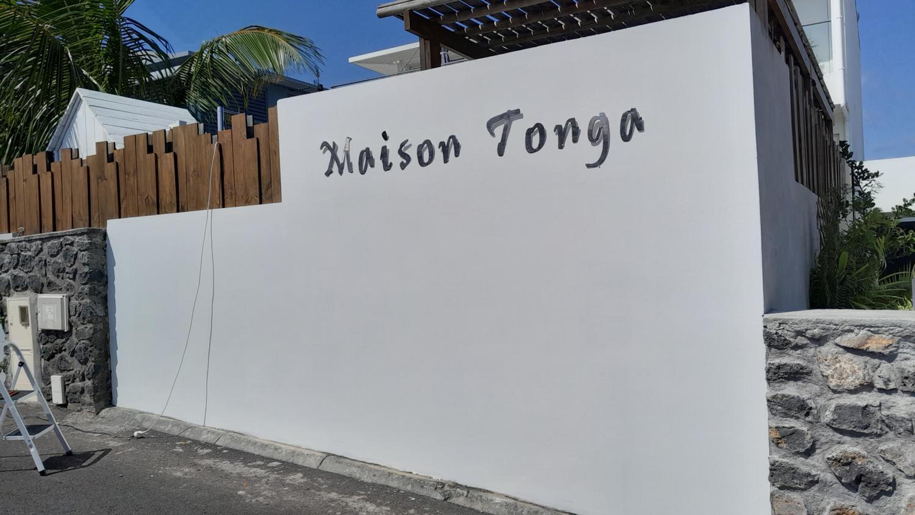 Maison TONGA piscine chambre de luxe