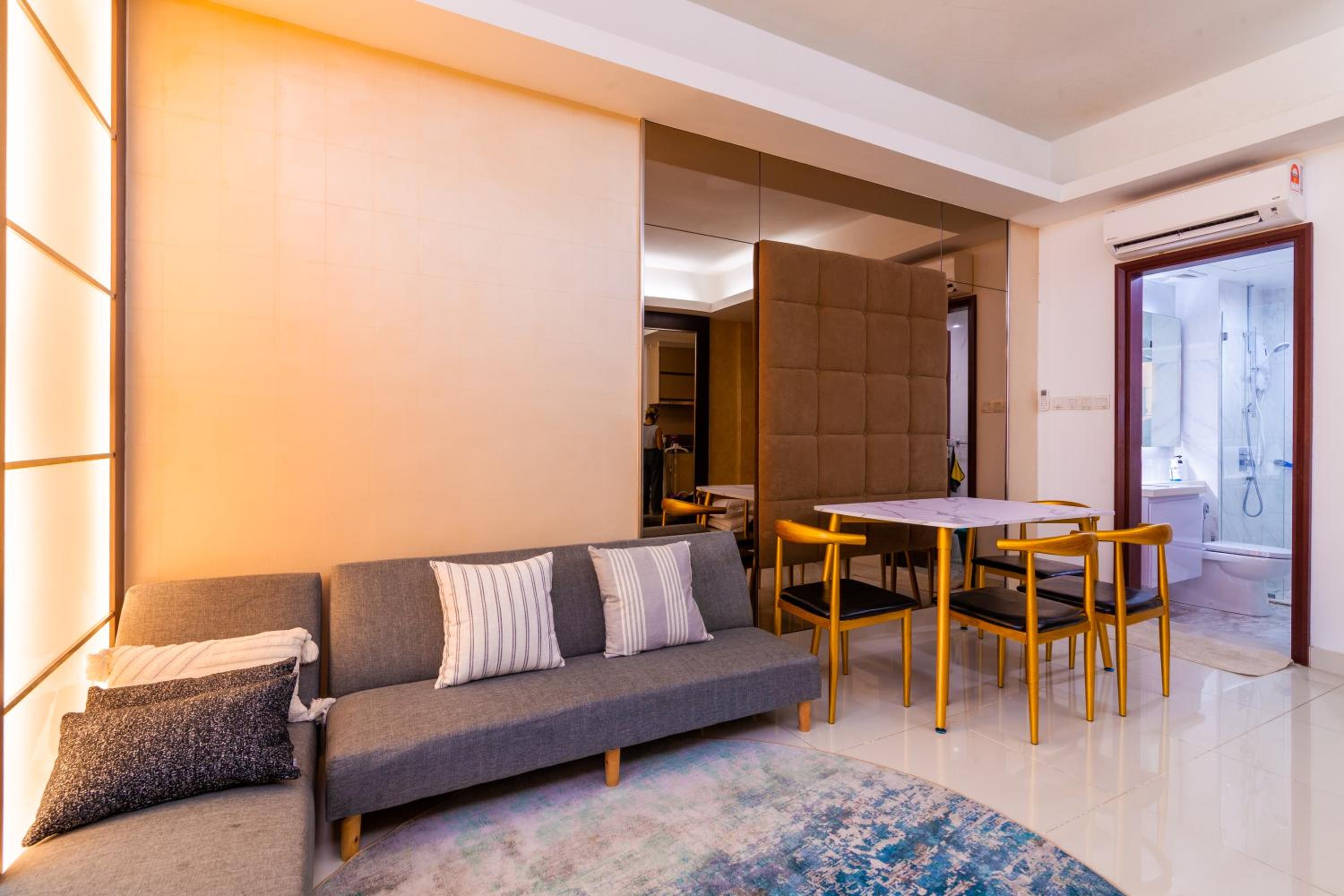 Plaza Damas by Plush