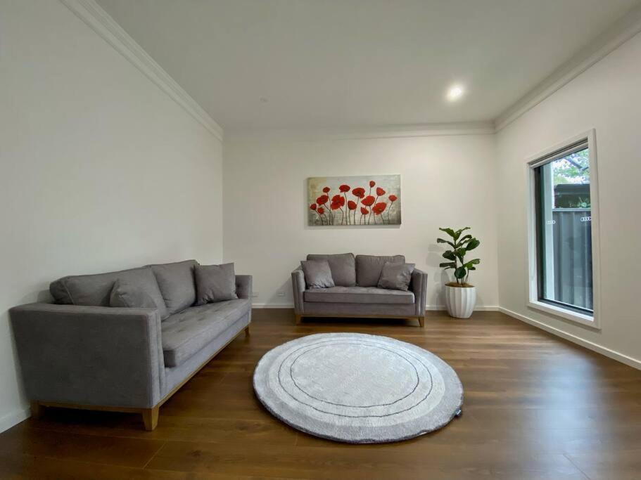 New Spacious Luxury 5 Bedroom Mansion in Unley