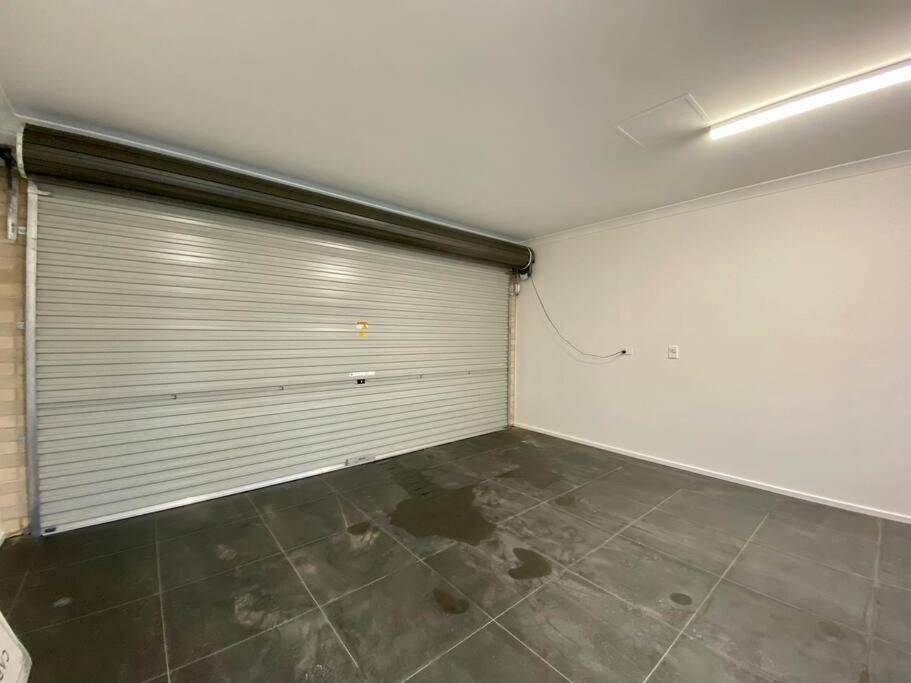 New Spacious Luxury 5 Bedroom Mansion in Unley
