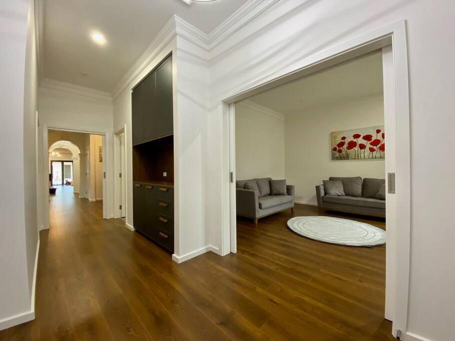 New Spacious Luxury 5 Bedroom Mansion in Unley