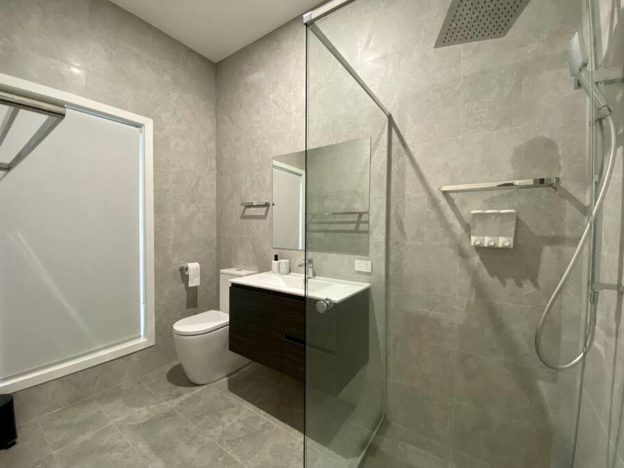 New Spacious Luxury 5 Bedroom Mansion in Unley