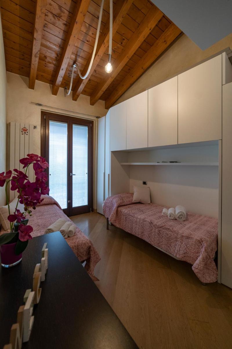 DIAMOND SUITE view 3