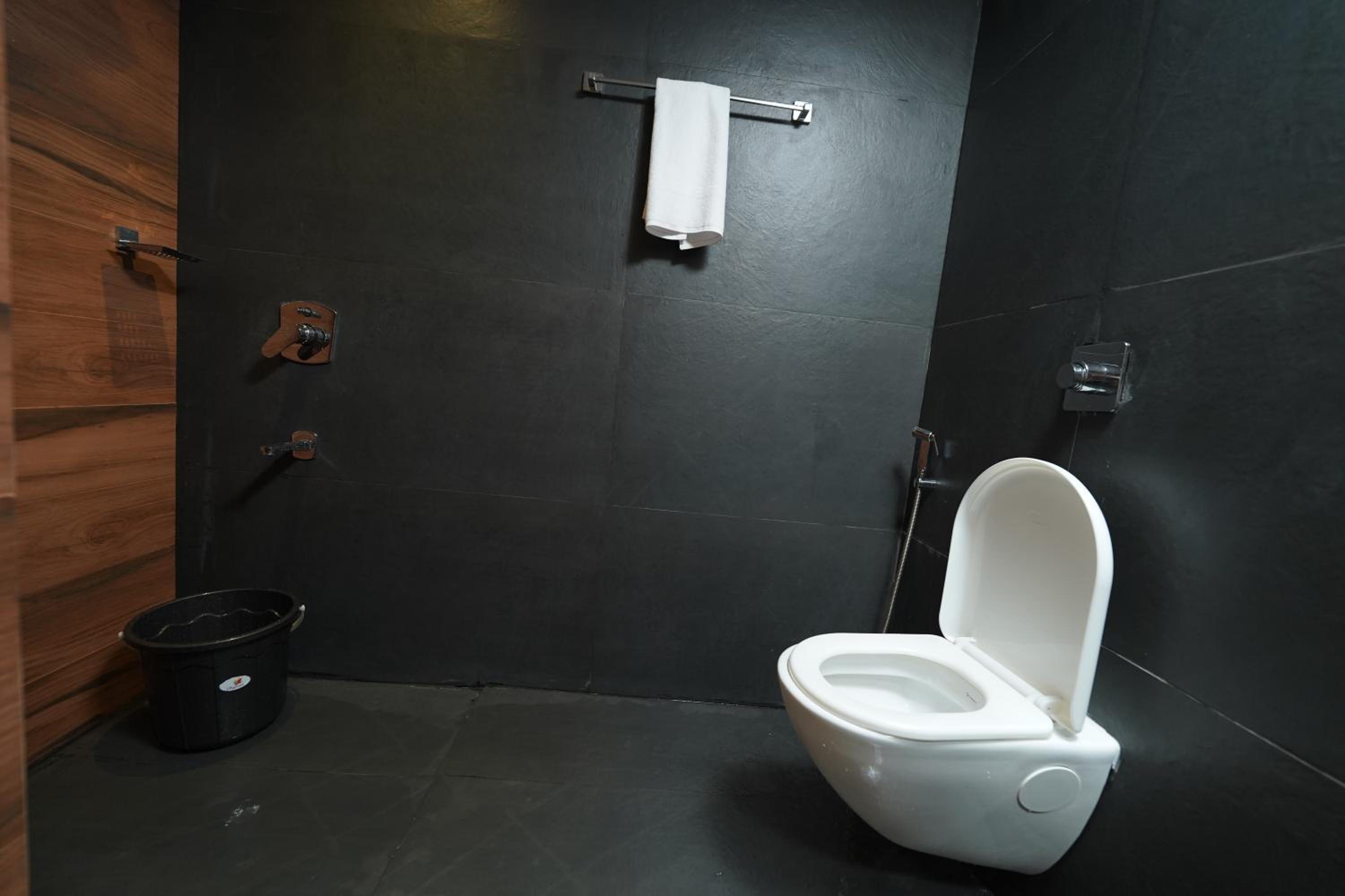 Cochin Vacations - Southern Residency - Property Image 3