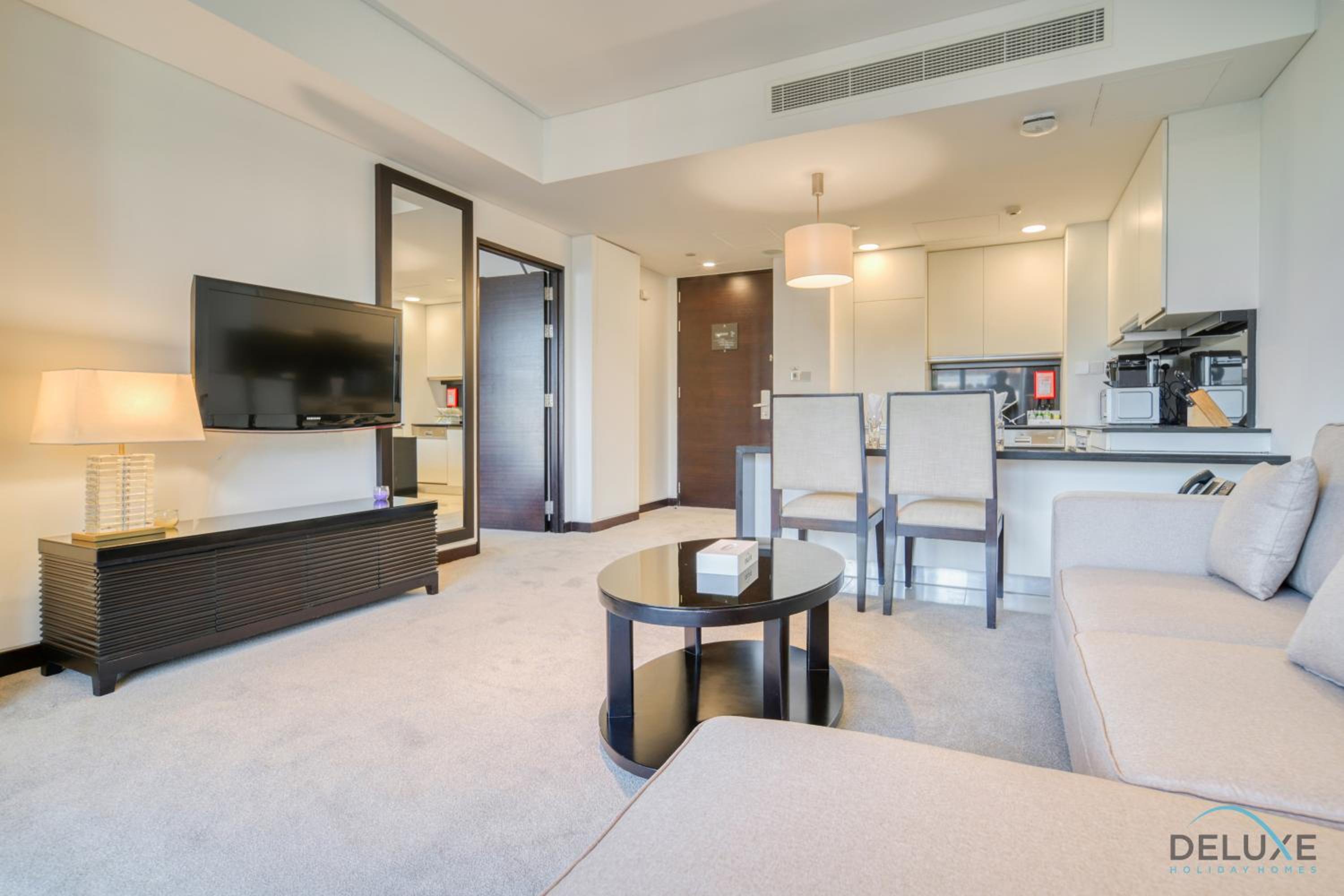 Pristine 1BR in The Address Residences Dubai Marina by Deluxe Holiday Homes