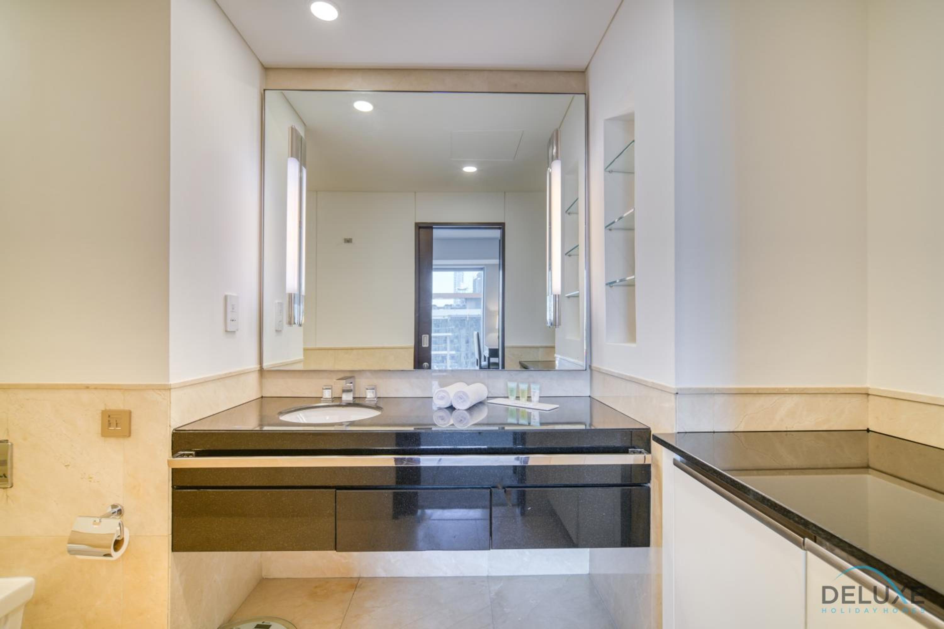 Pristine 1BR in The Address Residences Dubai Marina by Deluxe Holiday Homes