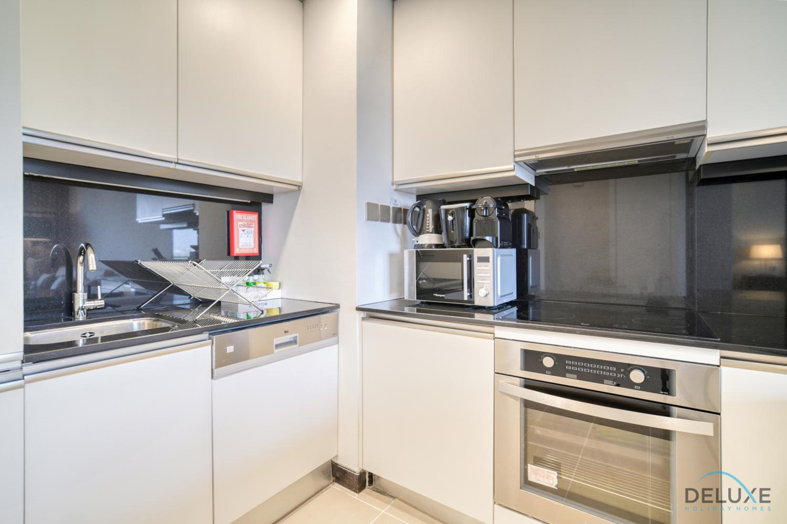 Pristine 1BR in The Address Residences Dubai Marina by Deluxe Holiday Homes