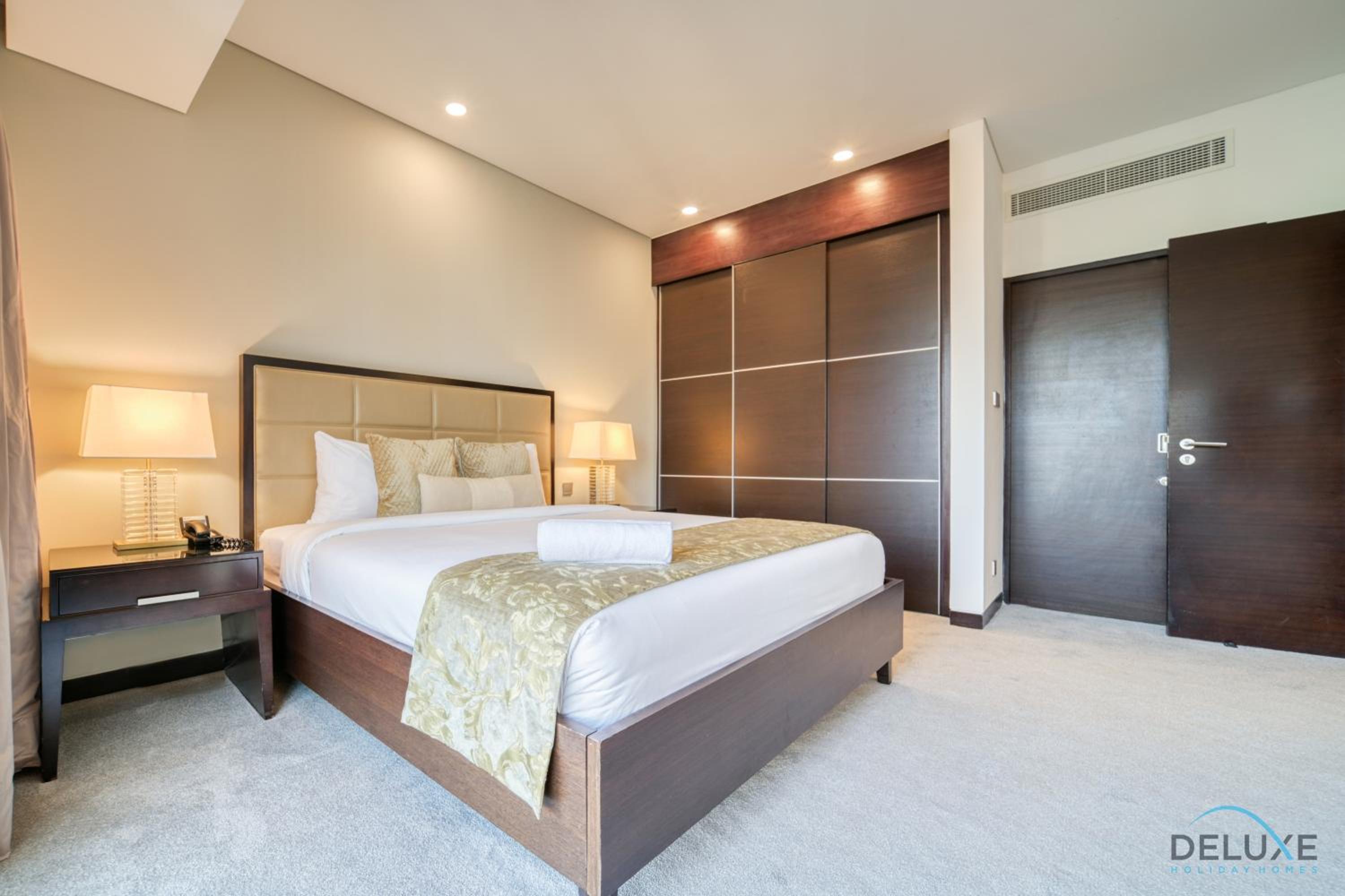 Pristine 1BR in The Address Residences Dubai Marina by Deluxe Holiday Homes